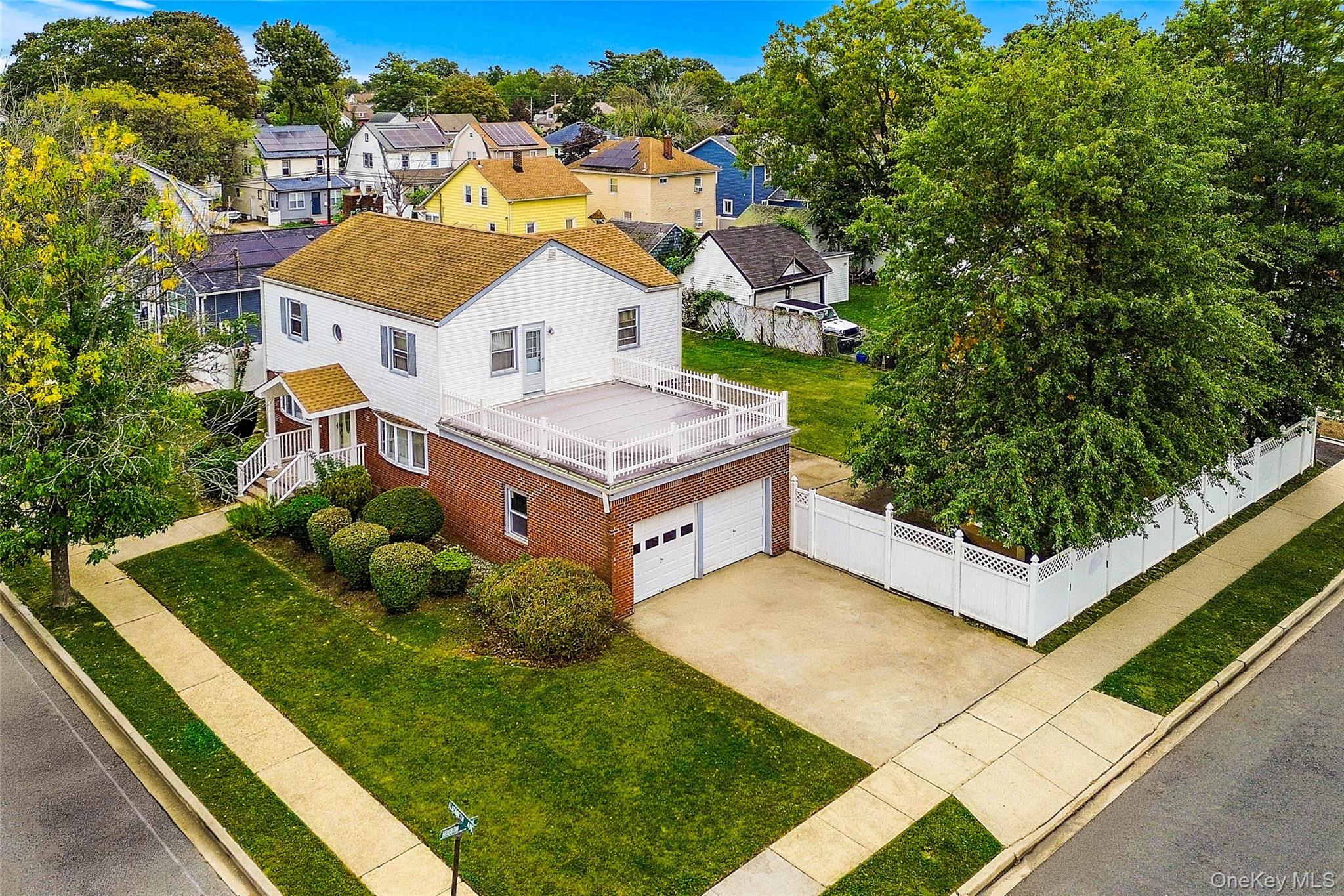 #2 photo, 28 Elizabeth Avenue, ナッソー郡 Hempstead , NY 11550