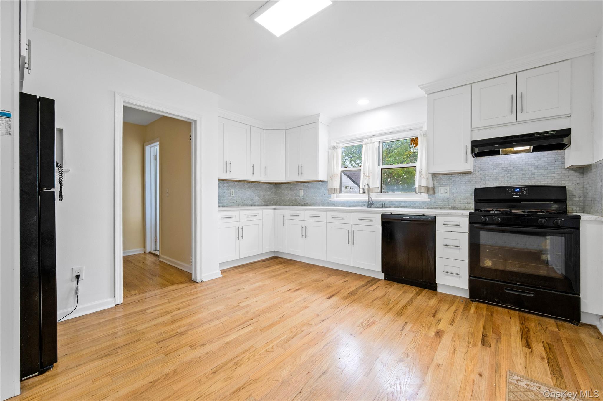 #9 photo, 28 Elizabeth Avenue, ナッソー郡 Hempstead , NY 11550