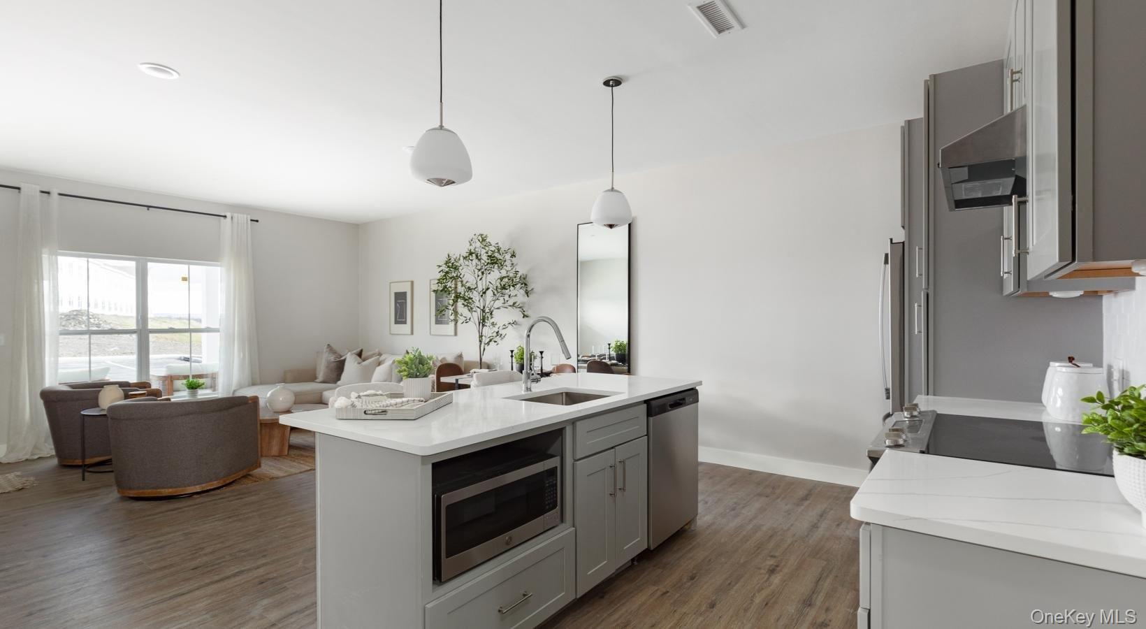 #5 photo, 6 Hudson West Drive, Marlboro , NY 12542