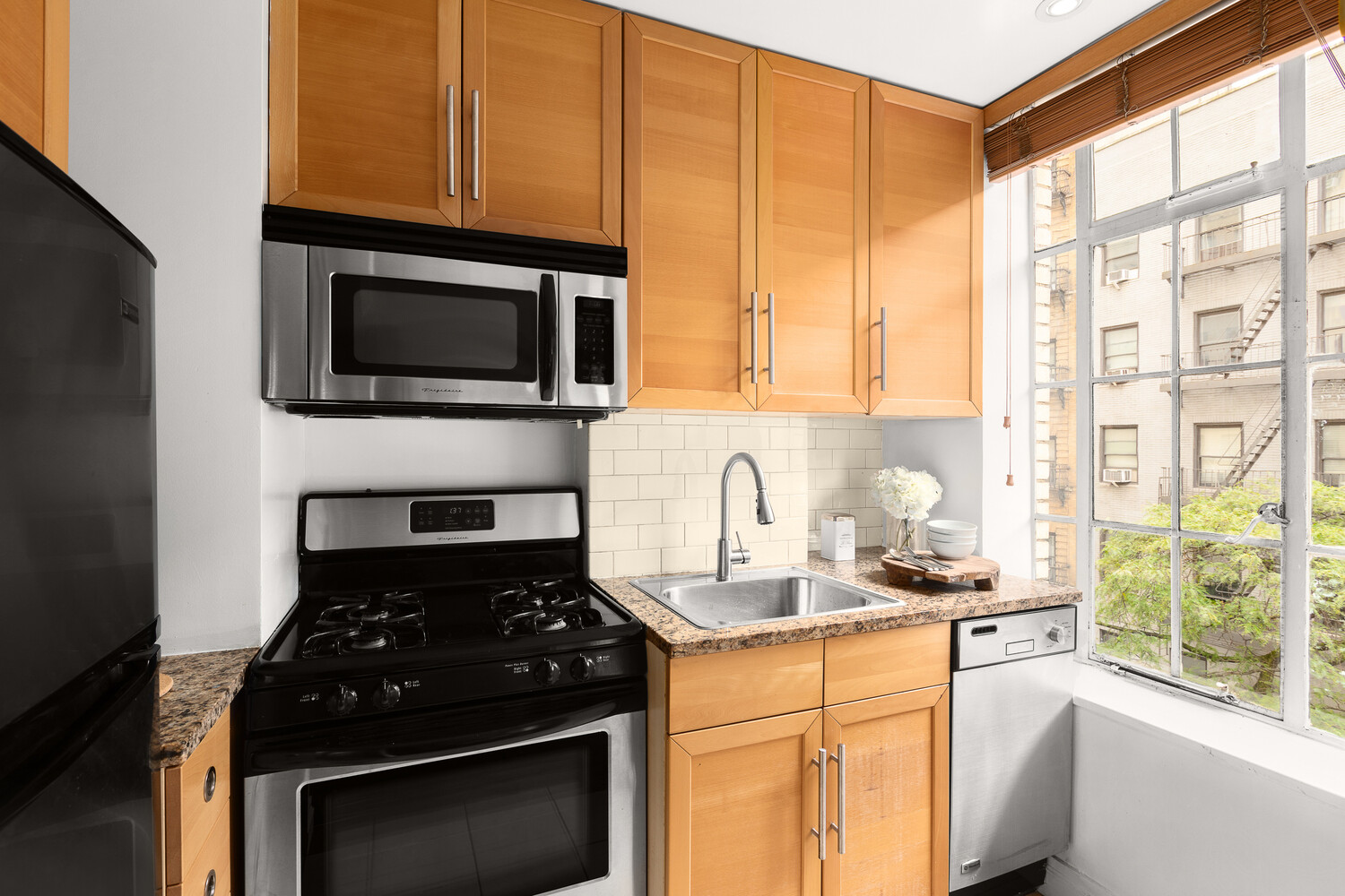 #5 photo, 353 W 56TH Street, マンハッタン Hells Kitchen , NY 10019