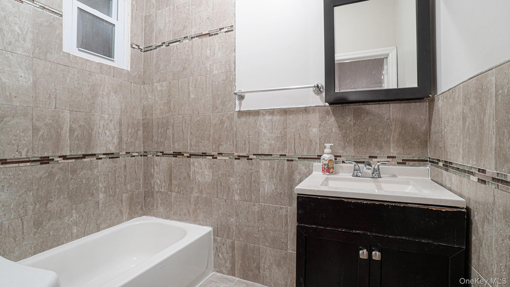 #10 photo, 9302 202nd Street, クイーンズ区 Hollis , NY 11423