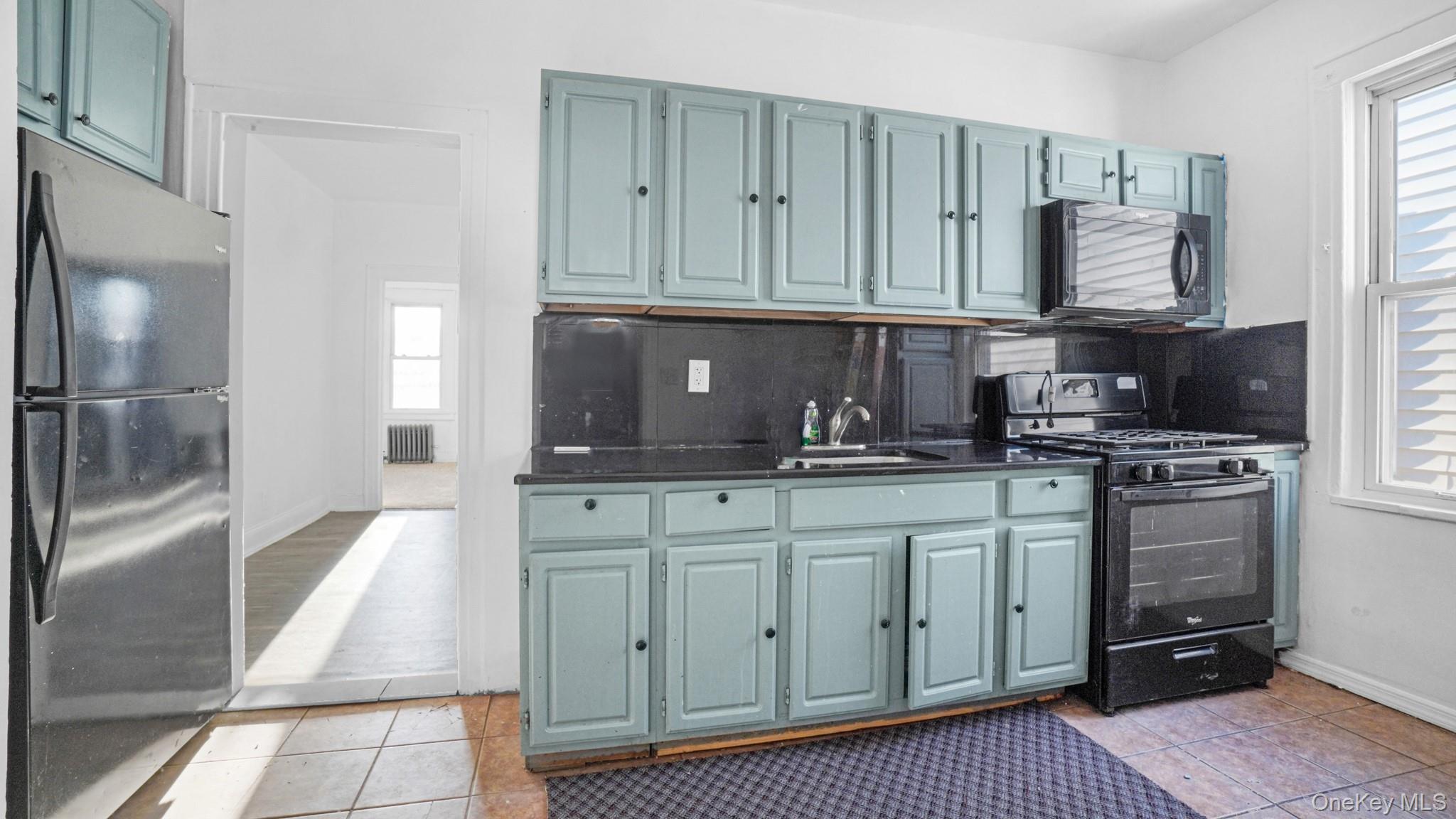 #11 photo, 93-45 202nd Street, Hollis , NY 11423