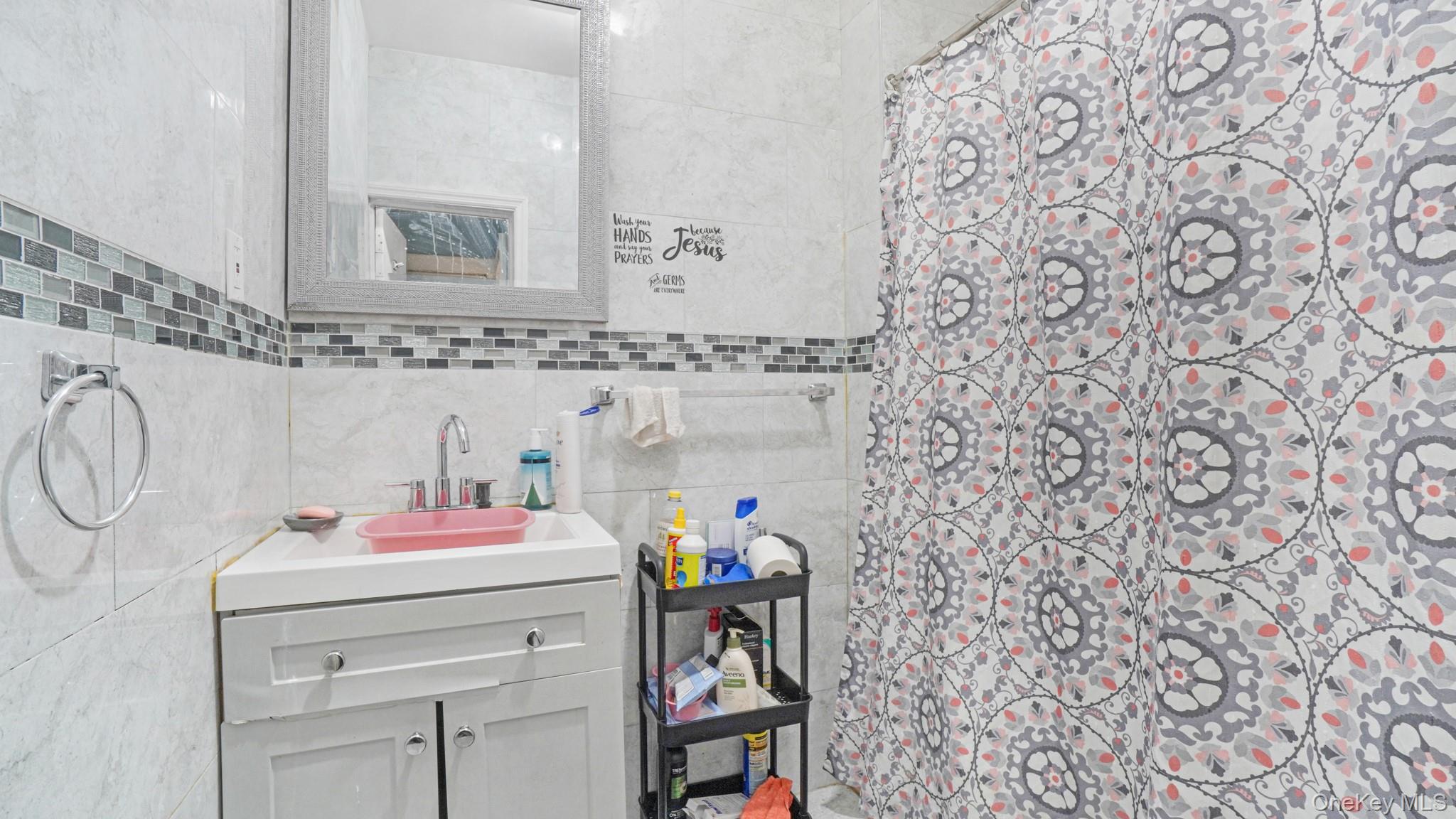 #5 photo, 93-45 202nd Street, Hollis , NY 11423