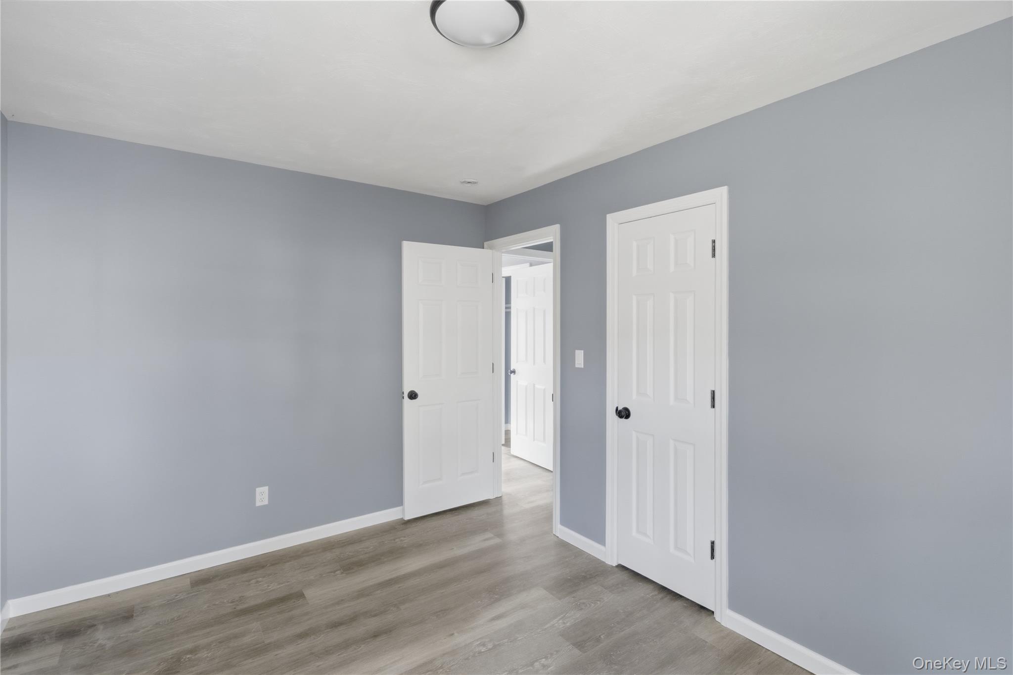 #11 photo, 180 Main Avenue, サフォーク郡 Mastic , NY 11950