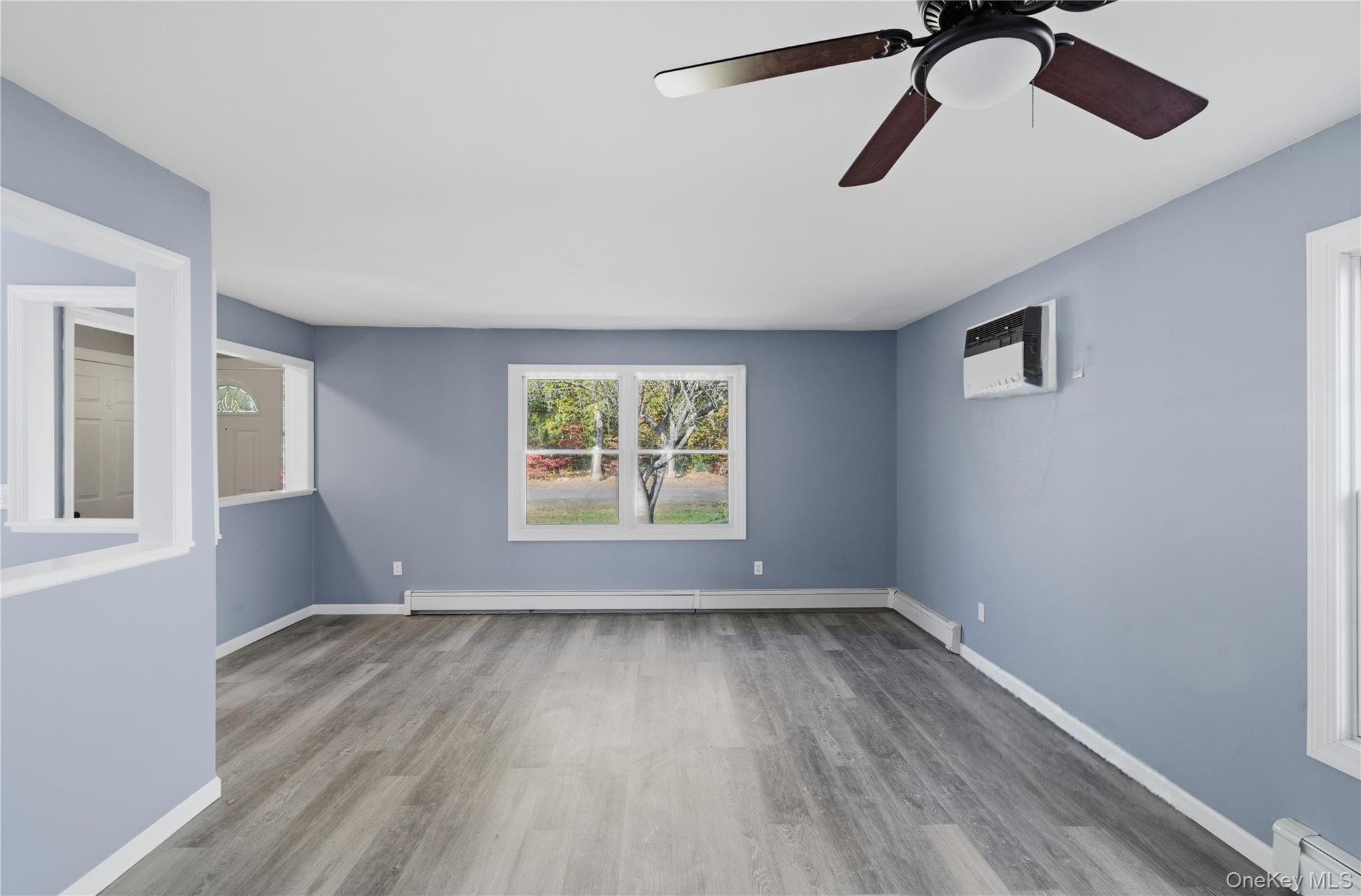 #7 photo, 180 Main Avenue, サフォーク郡 Mastic , NY 11950