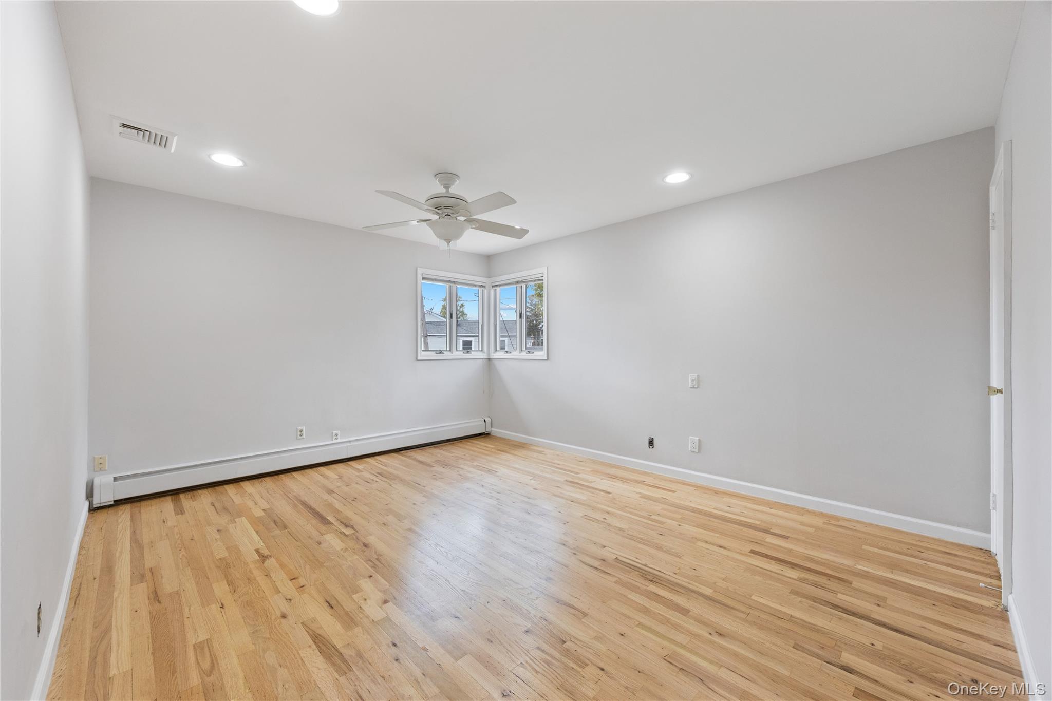 #11 photo, 9 Bart Court, ナッソー郡 Plainview , NY 11803