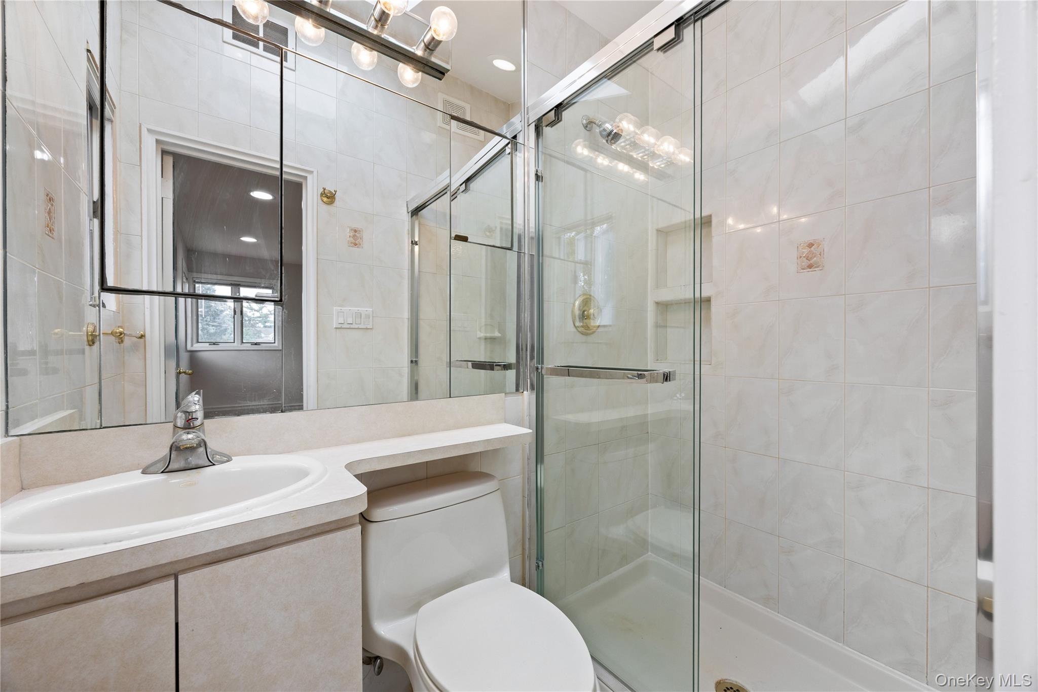 #13 photo, 9 Bart Court, ナッソー郡 Plainview , NY 11803