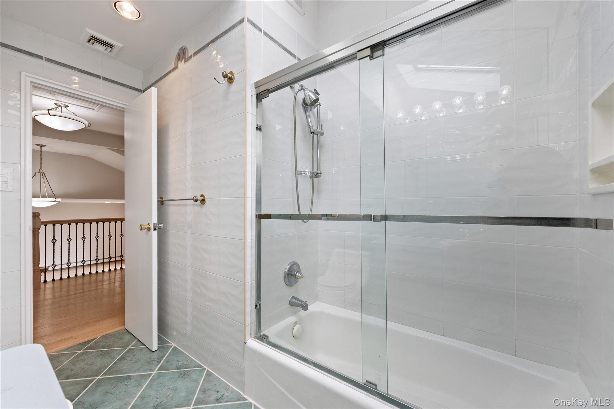 #18 photo, 9 Bart Court, ナッソー郡 Plainview , NY 11803