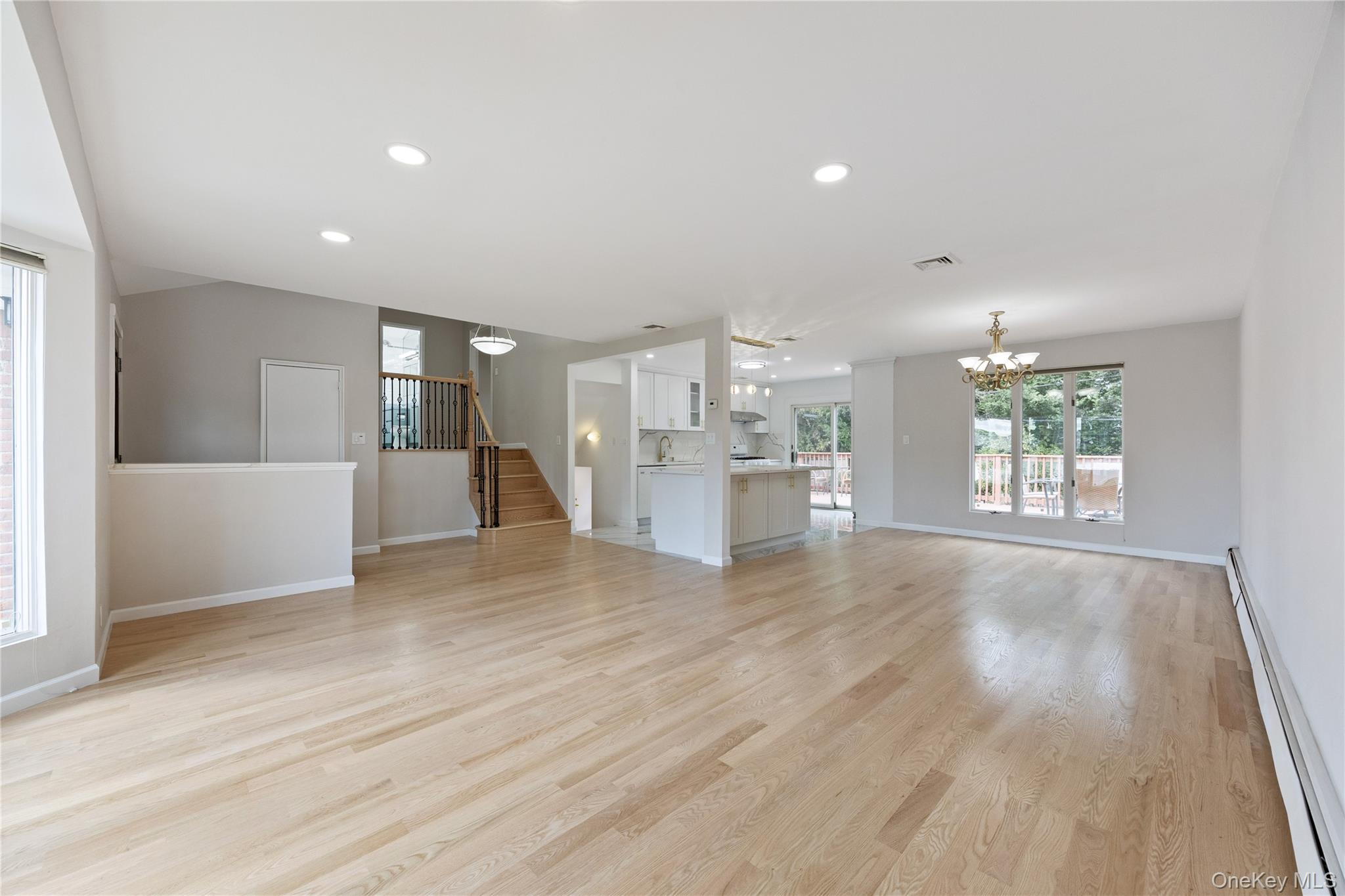 #3 photo, 9 Bart Court, ナッソー郡 Plainview , NY 11803