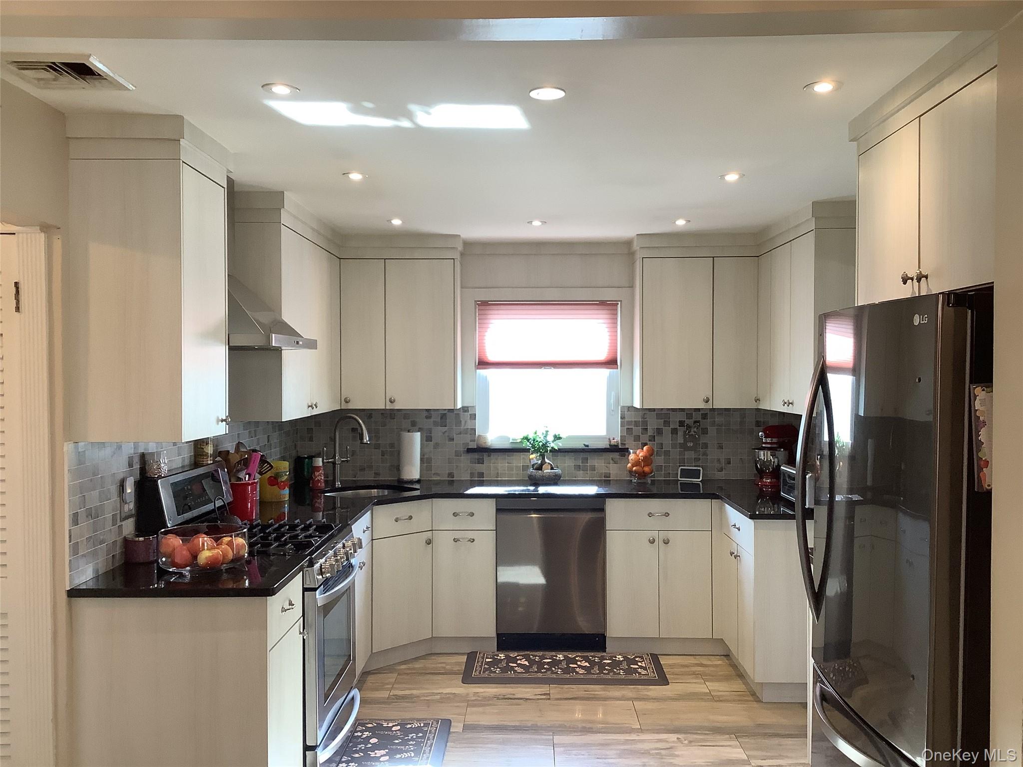 #13 photo, 157-31 80th Street, קווינס Howard Beach , NY 11414