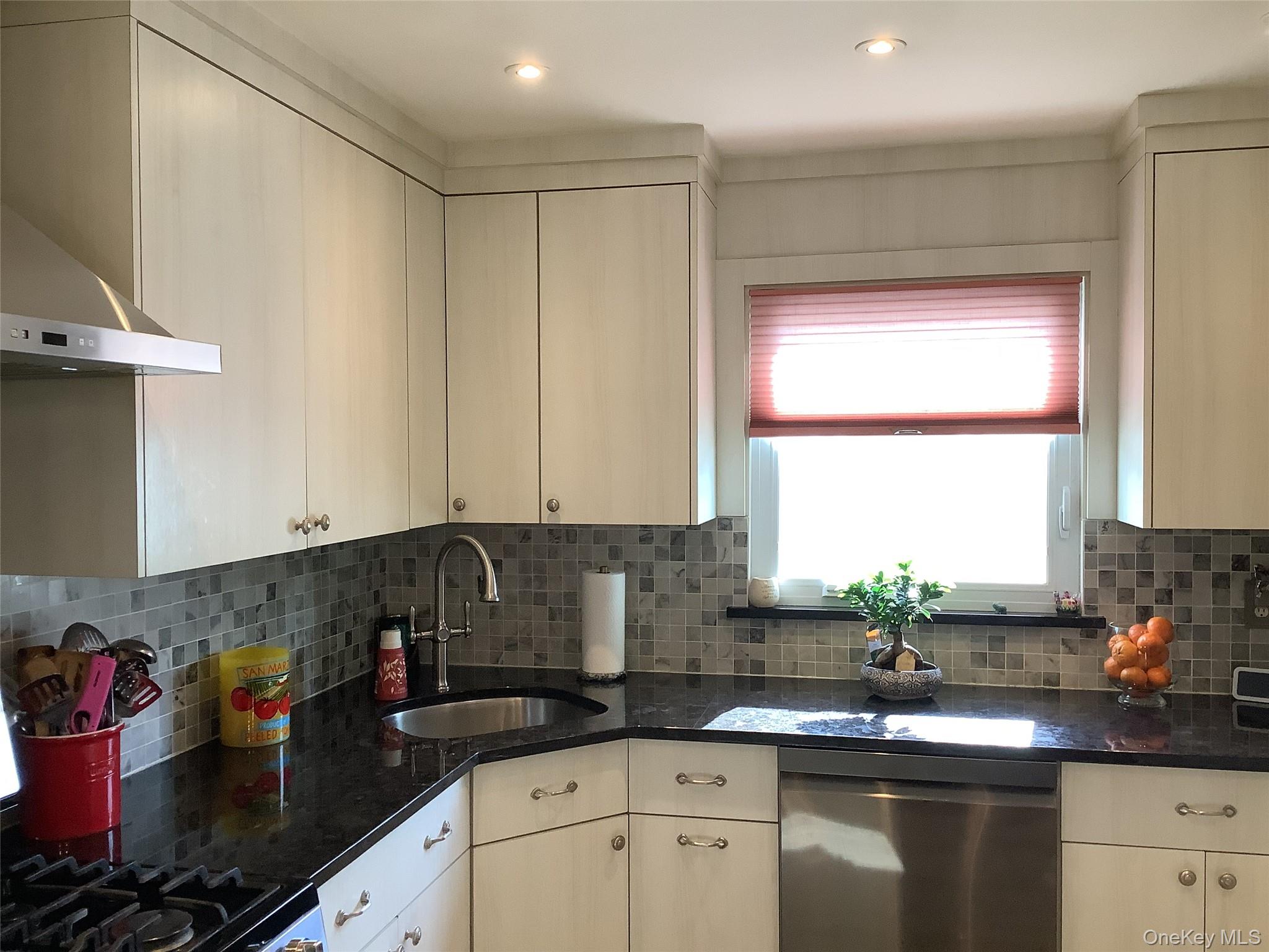 #14 photo, 157-31 80th Street, קווינס Howard Beach , NY 11414