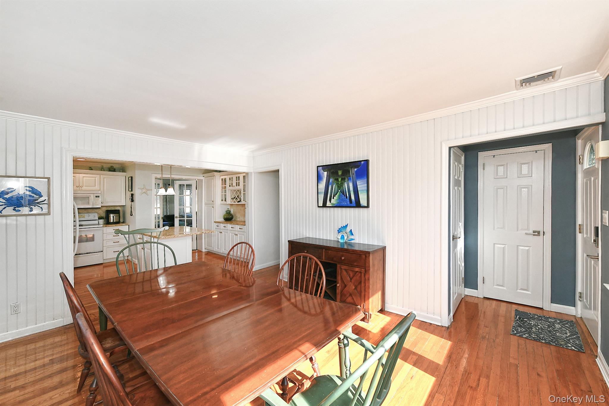 #10 photo, 2499 3rd Avenue, ナッソー郡 East Meadow , NY 11554