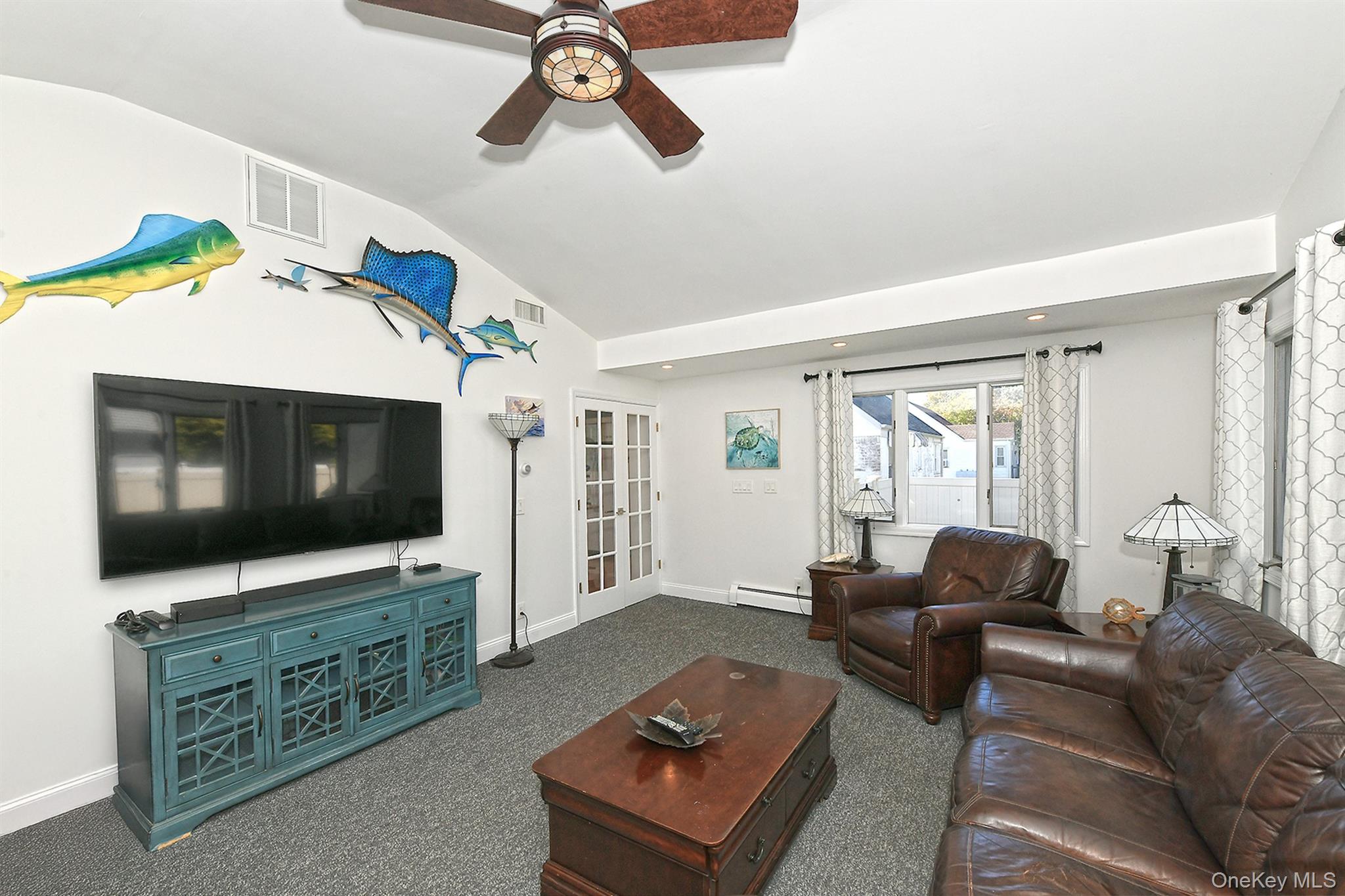 #12 photo, 2499 3rd Avenue, ナッソー郡 East Meadow , NY 11554