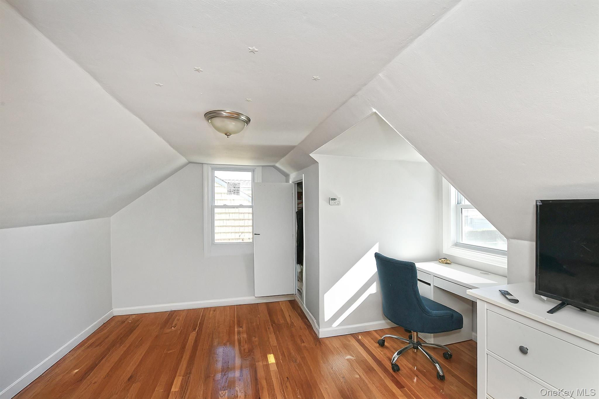 #18 photo, 2499 3rd Avenue, ナッソー郡 East Meadow , NY 11554