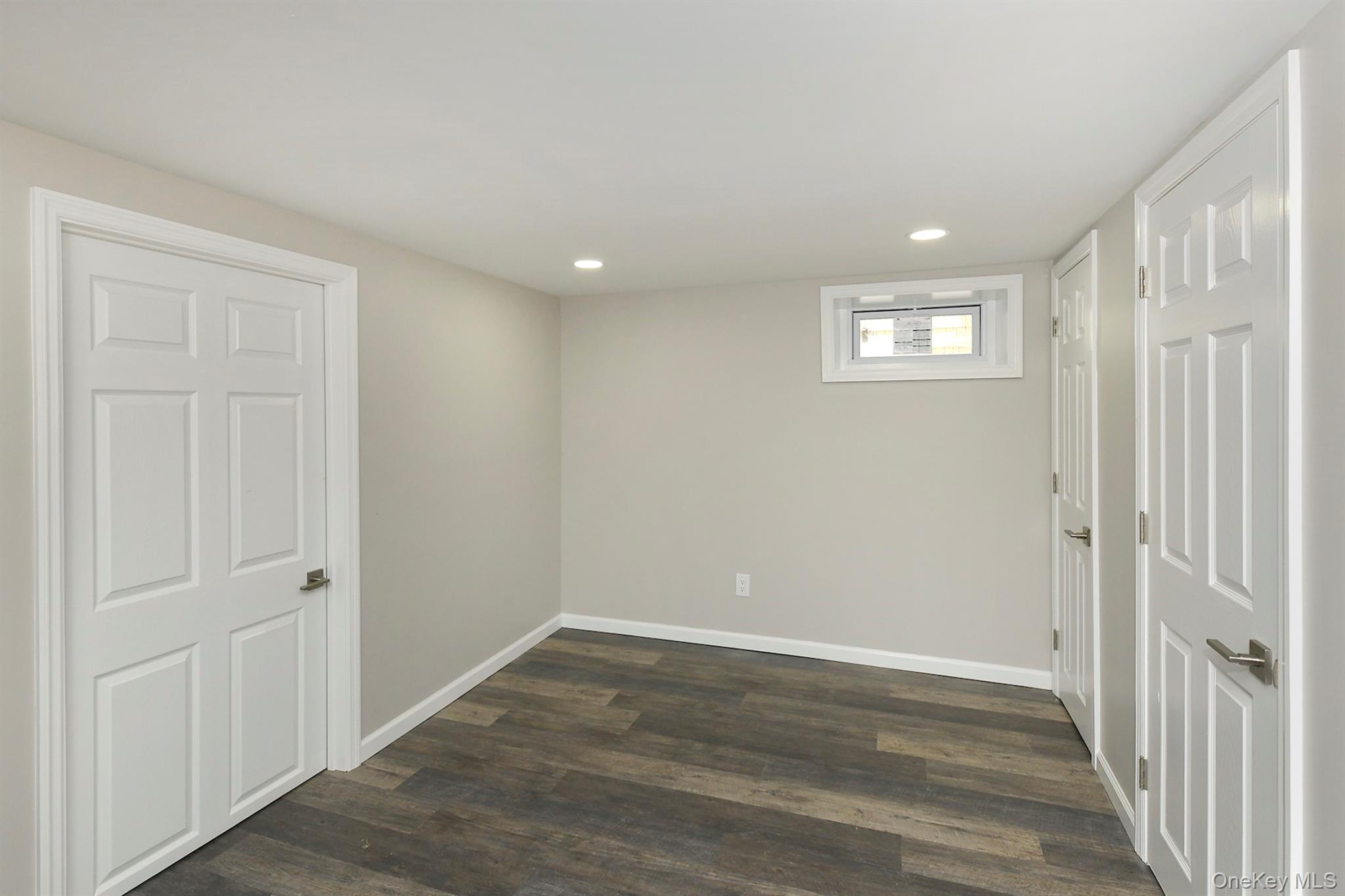 #20 photo, 2499 3rd Avenue, ナッソー郡 East Meadow , NY 11554