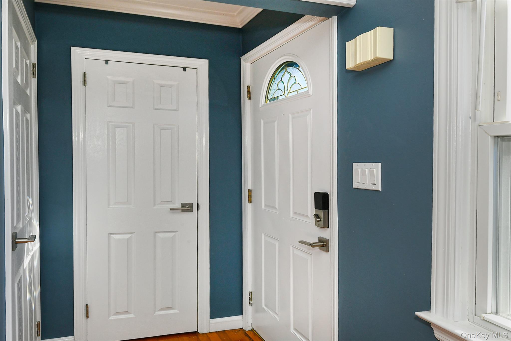 #4 photo, 2499 3rd Avenue, ナッソー郡 East Meadow , NY 11554