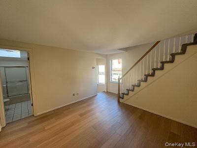 #12 photo, 17 Fairview Street, サフォーク郡 Huntington , NY 11743