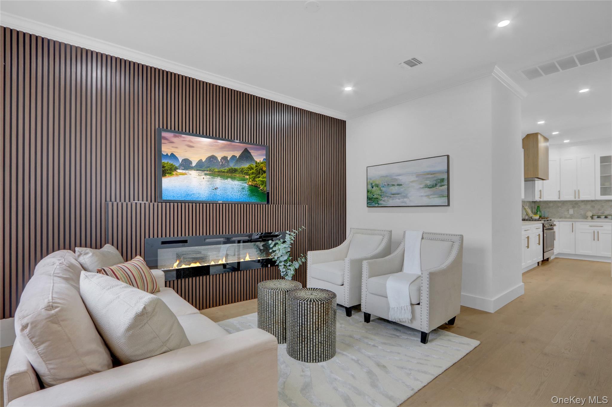 #1 photo, 126 Rim Lane, ナッソー郡 Hicksville , NY 11801