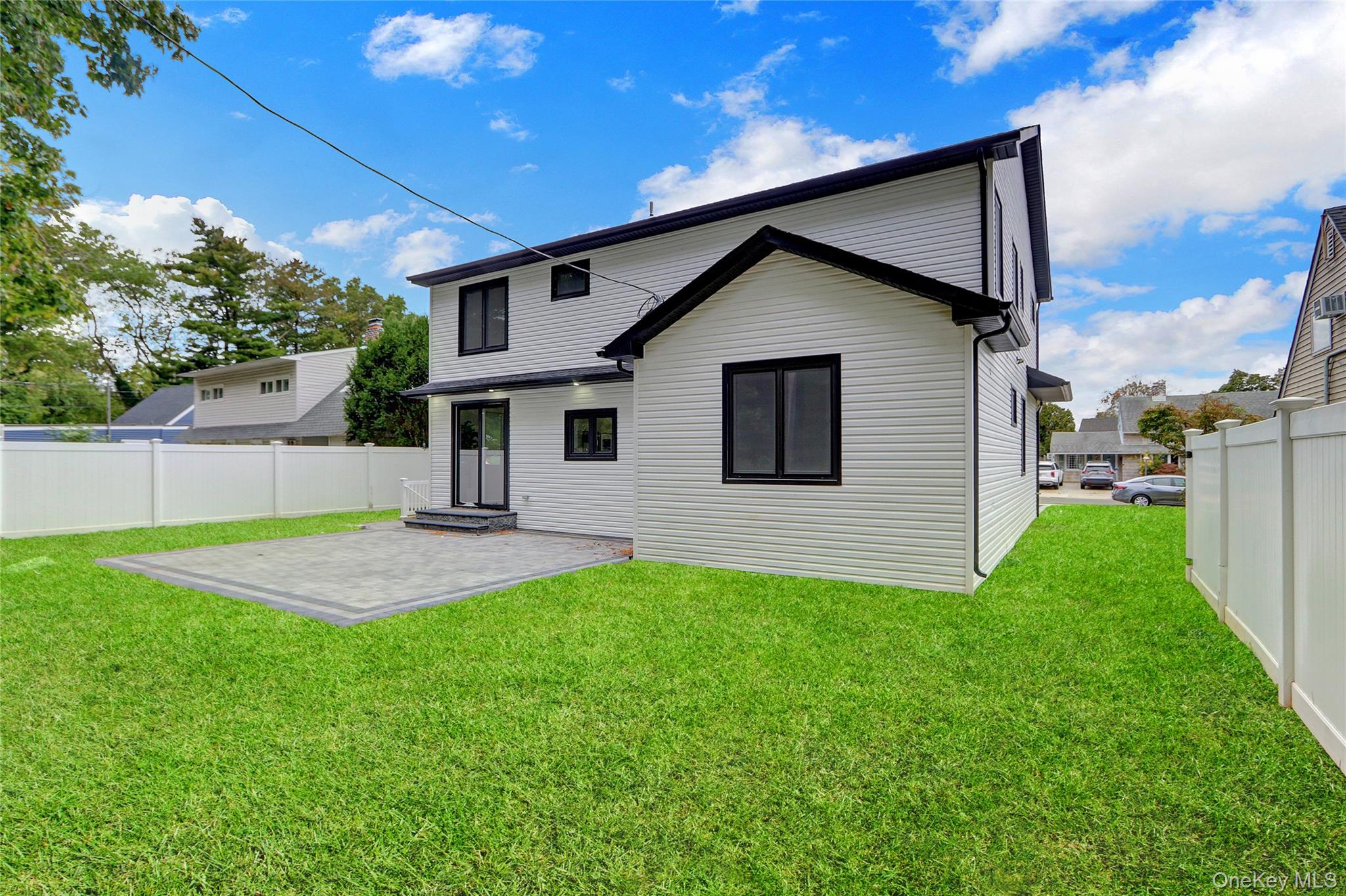 #16 photo, 126 Rim Lane, ナッソー郡 Hicksville , NY 11801