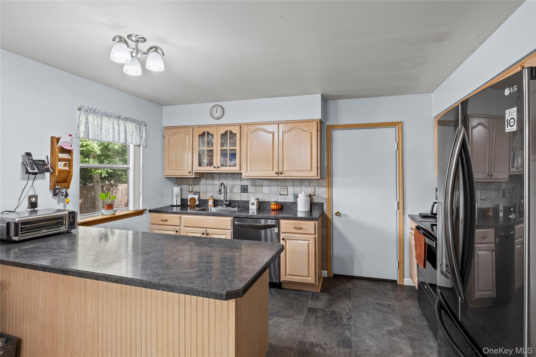 #9 photo, 29 Bedford Avenue, サフォーク郡 Mastic , NY 11950