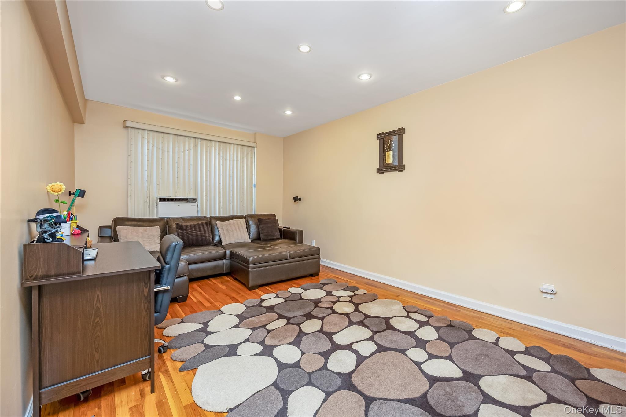 #8 photo, 26-25 Union Street, Flushing , NY 11354