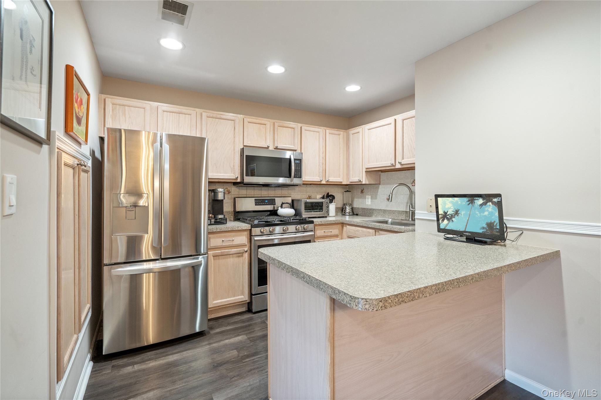 #11 photo, 95 Morley Circle, サフォーク郡 Melville , NY 11747