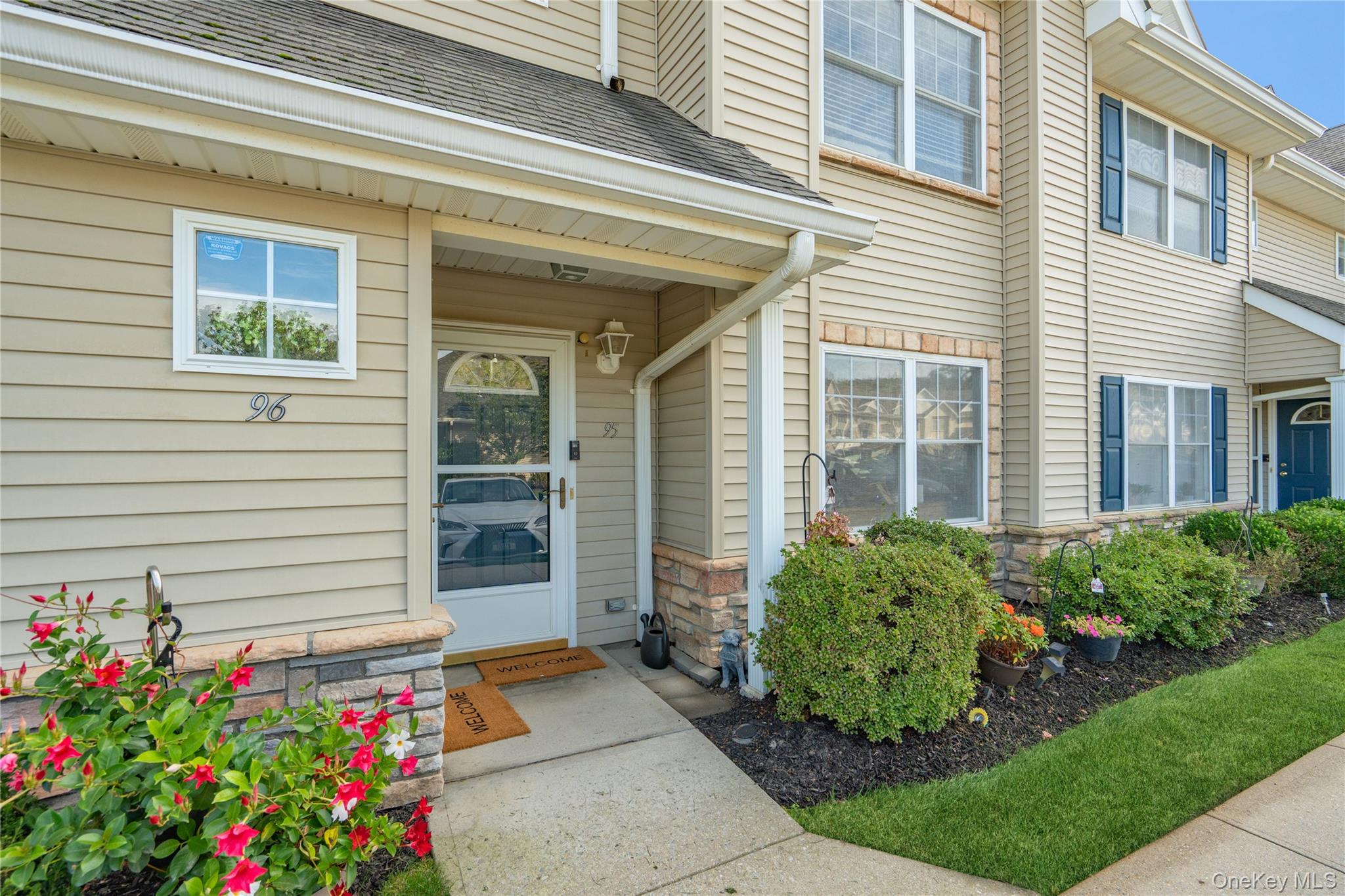 #3 photo, 95 Morley Circle, サフォーク郡 Melville , NY 11747