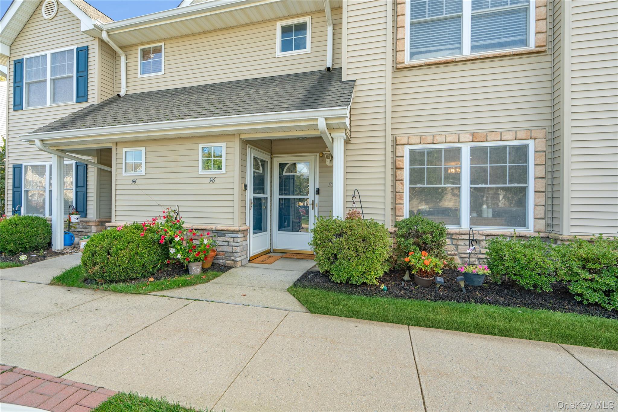 #4 photo, 95 Morley Circle, サフォーク郡 Melville , NY 11747