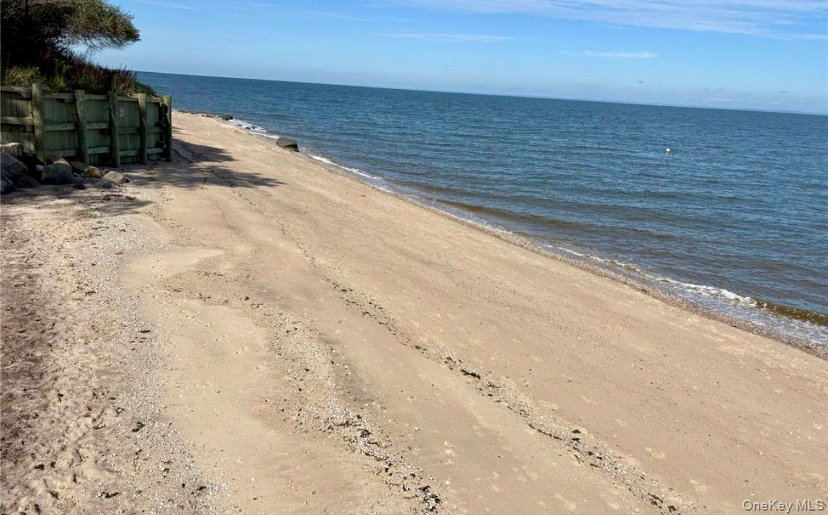 #2 photo, 217 Sound Beach Boulevard, サフォーク郡 Sound Beach , NY 11789