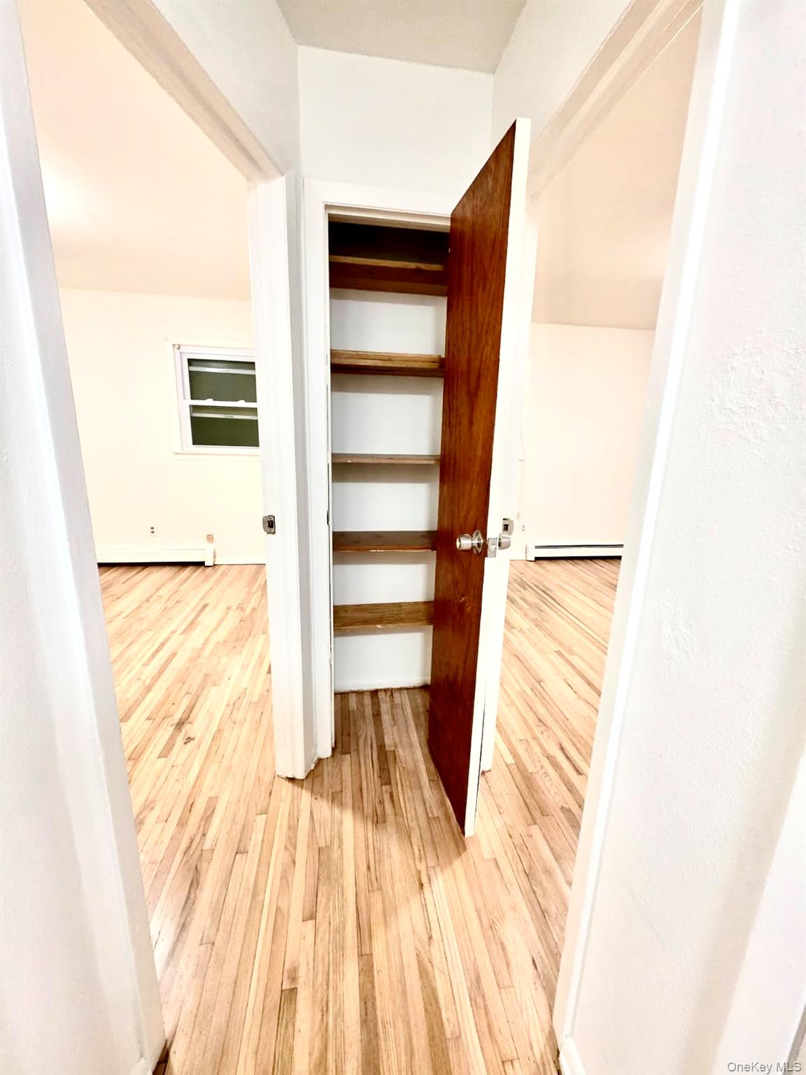 #5 photo, Brentwood, サフォーク郡 Brentwood , NY 11717