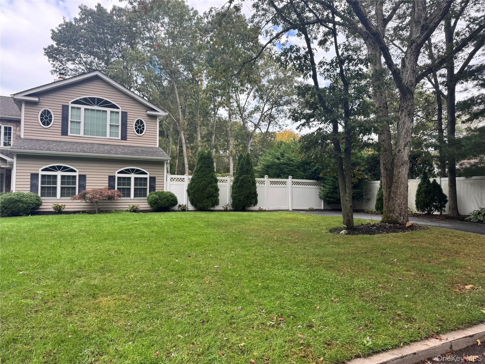 #1 photo, 38 Chelsea Drive, サフォーク郡 Mount Sinai , NY 11766