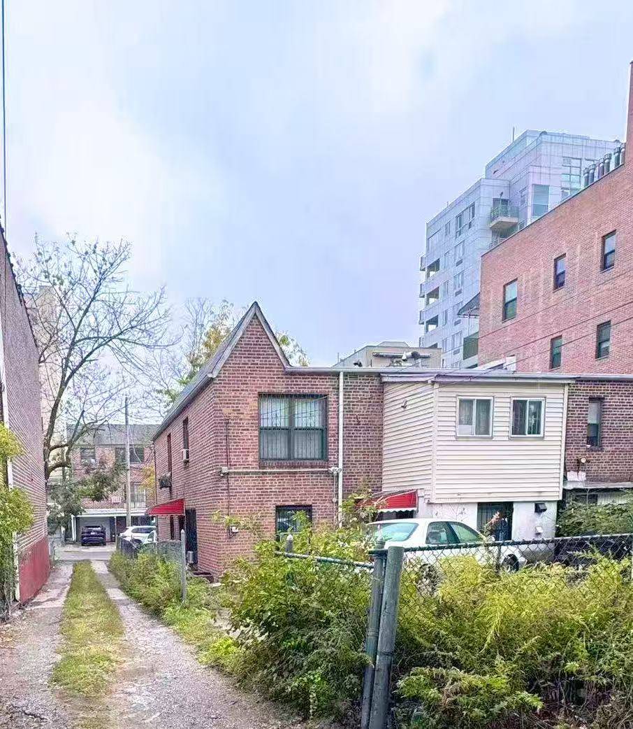 #6 photo, 132-51 Avery Avenue, Flushing , NY 11355