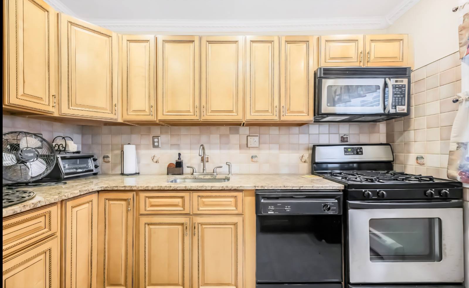 #6 photo, 14 Fieldstone Dr, Hartsdale , NY 10530