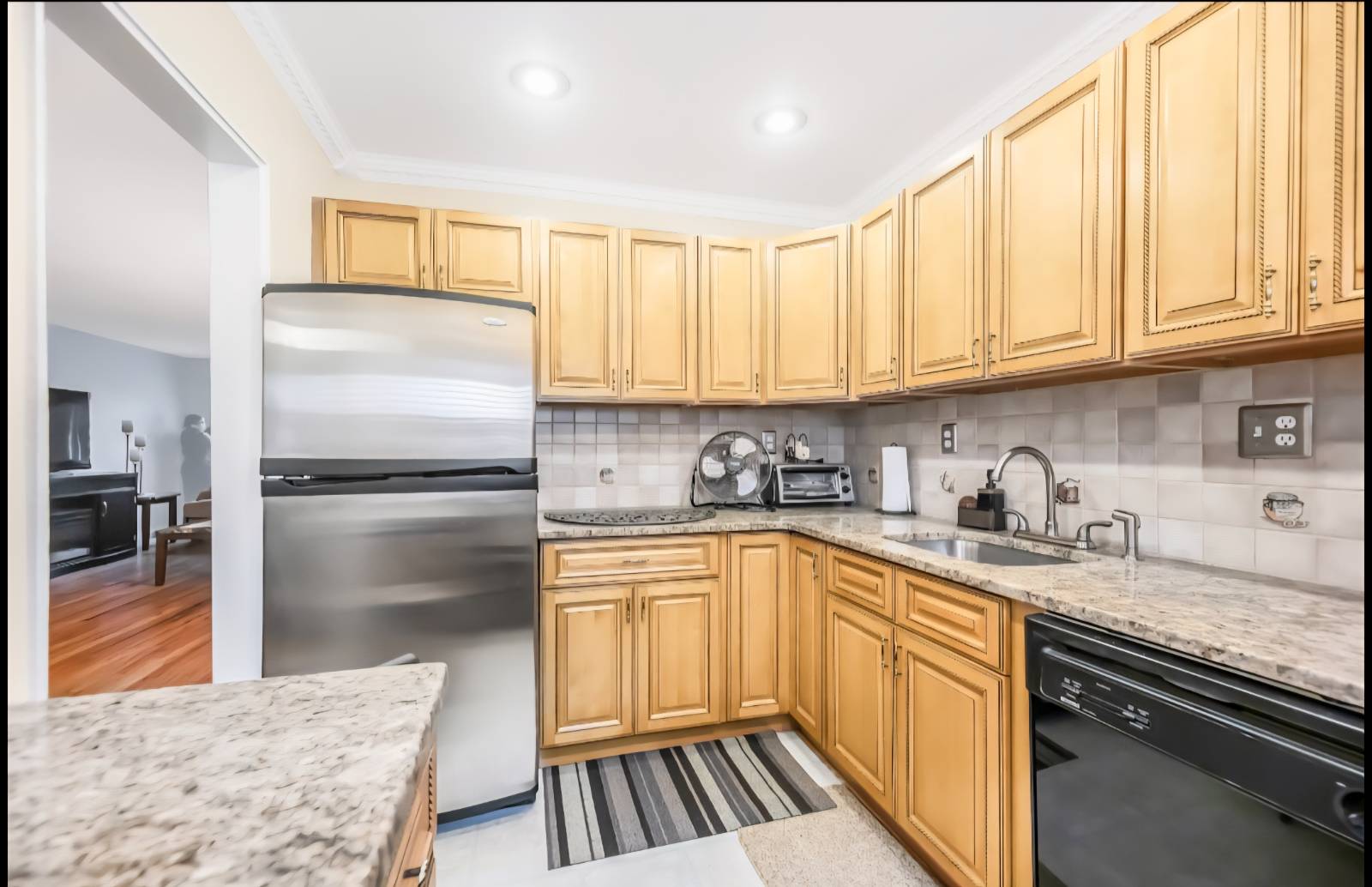 #8 photo, 14 Fieldstone Dr, Hartsdale , NY 10530