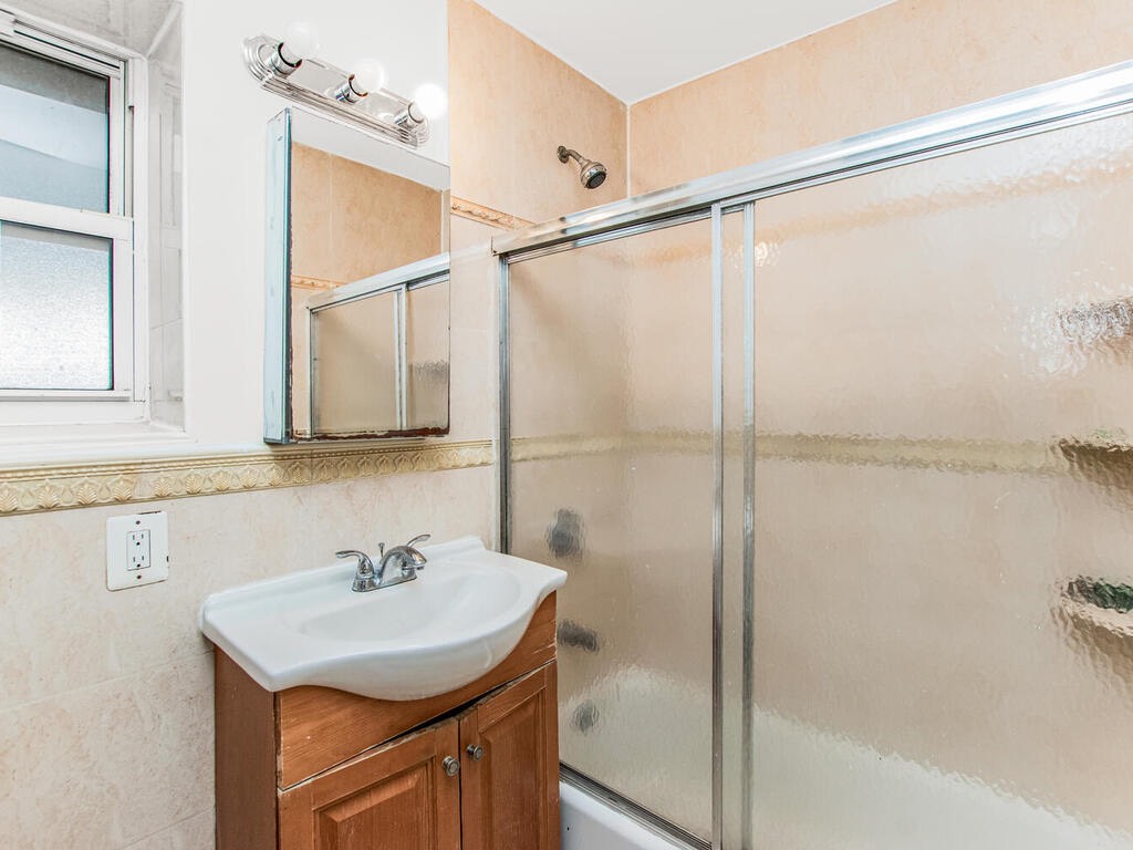 #12 photo, 661 Sagamore St, ブロンクス区 Bronx , NY 10462