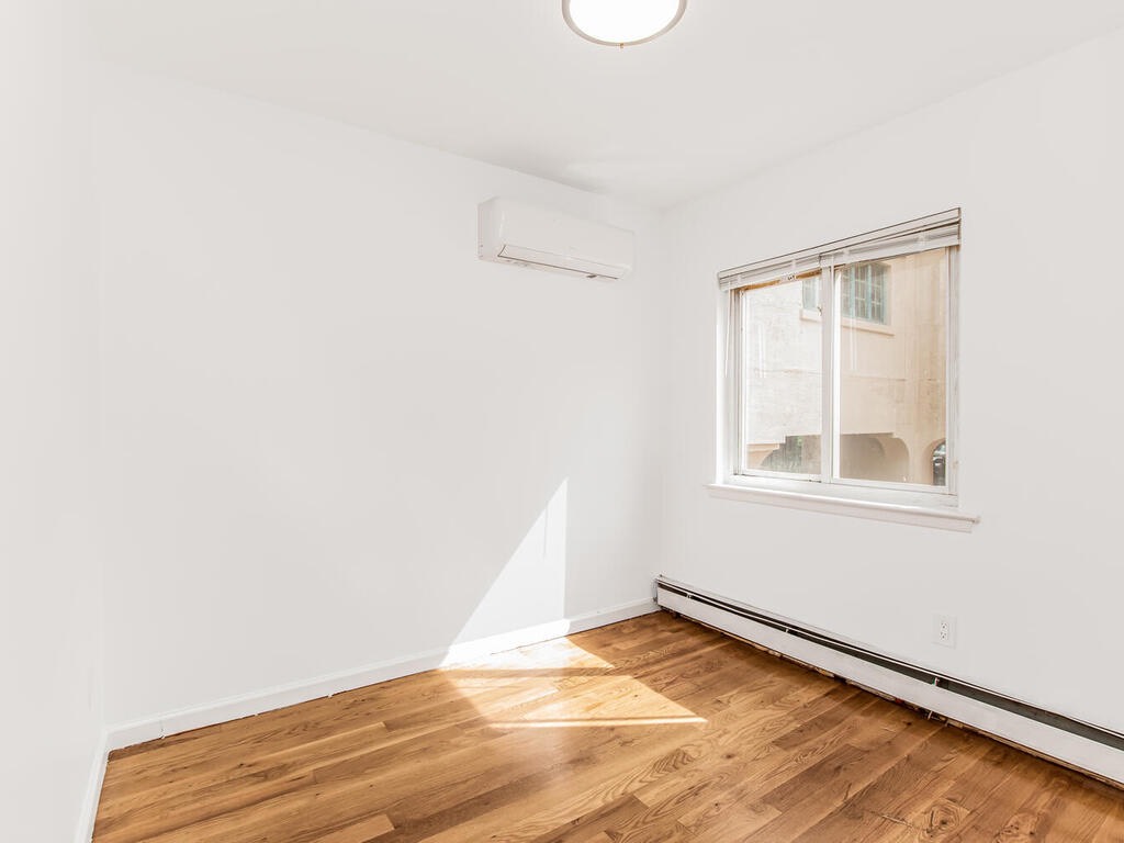 #13 photo, 661 Sagamore St, ブロンクス区 Bronx , NY 10462