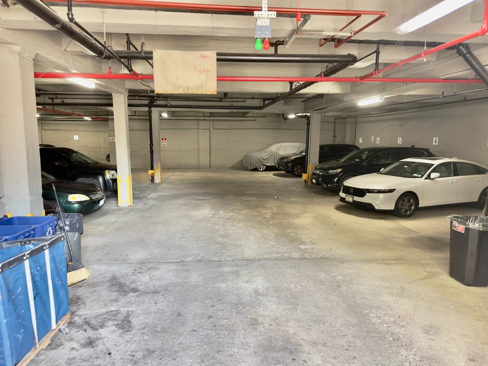 #13 photo, 1332 Metropolitan Ave, #6A, ブロンクス区 Parkchester , NY 10462