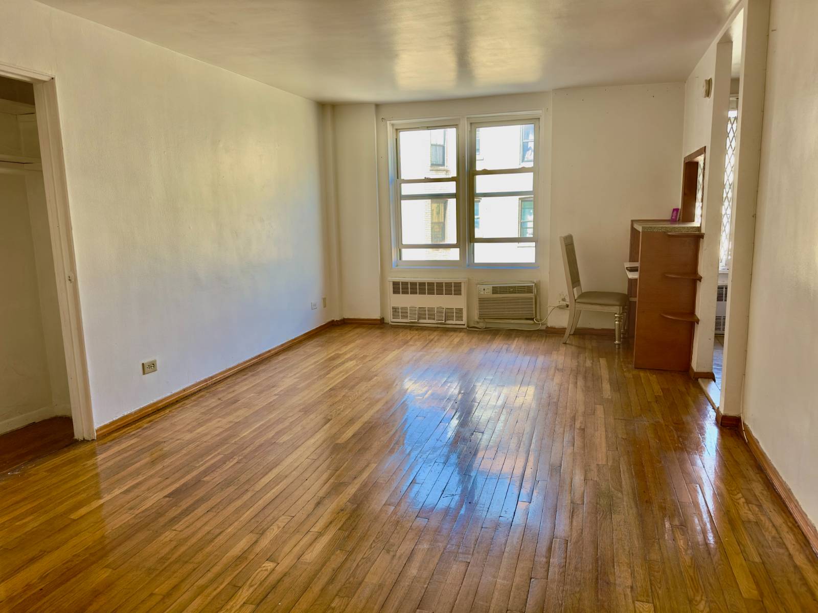 #2 photo, 1332 Metropolitan Ave, #6A, ブロンクス区 Parkchester , NY 10462