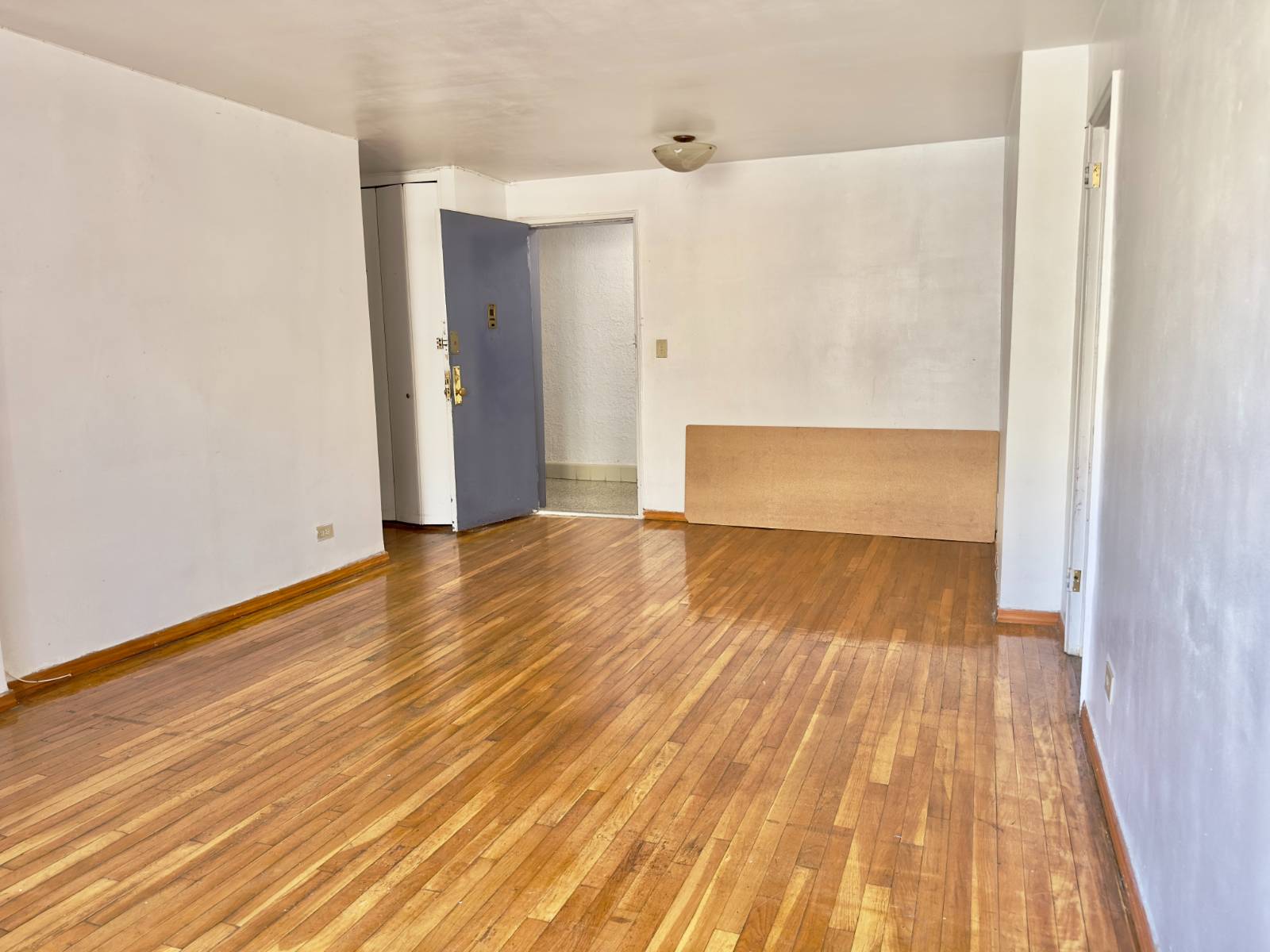 #3 photo, 1332 Metropolitan Ave, #6A, ブロンクス区 Parkchester , NY 10462