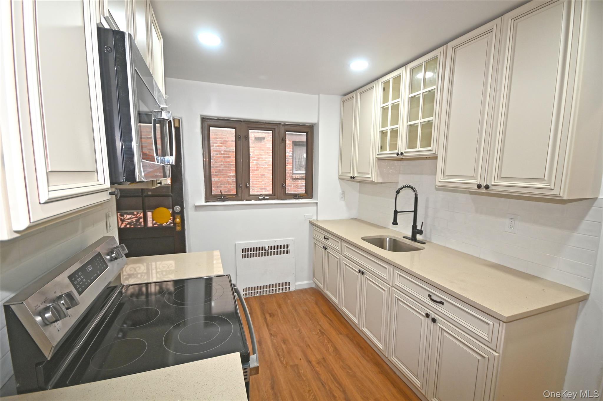 #11 photo, 112-13 178th Street, Addisleigh Park , NY 11433