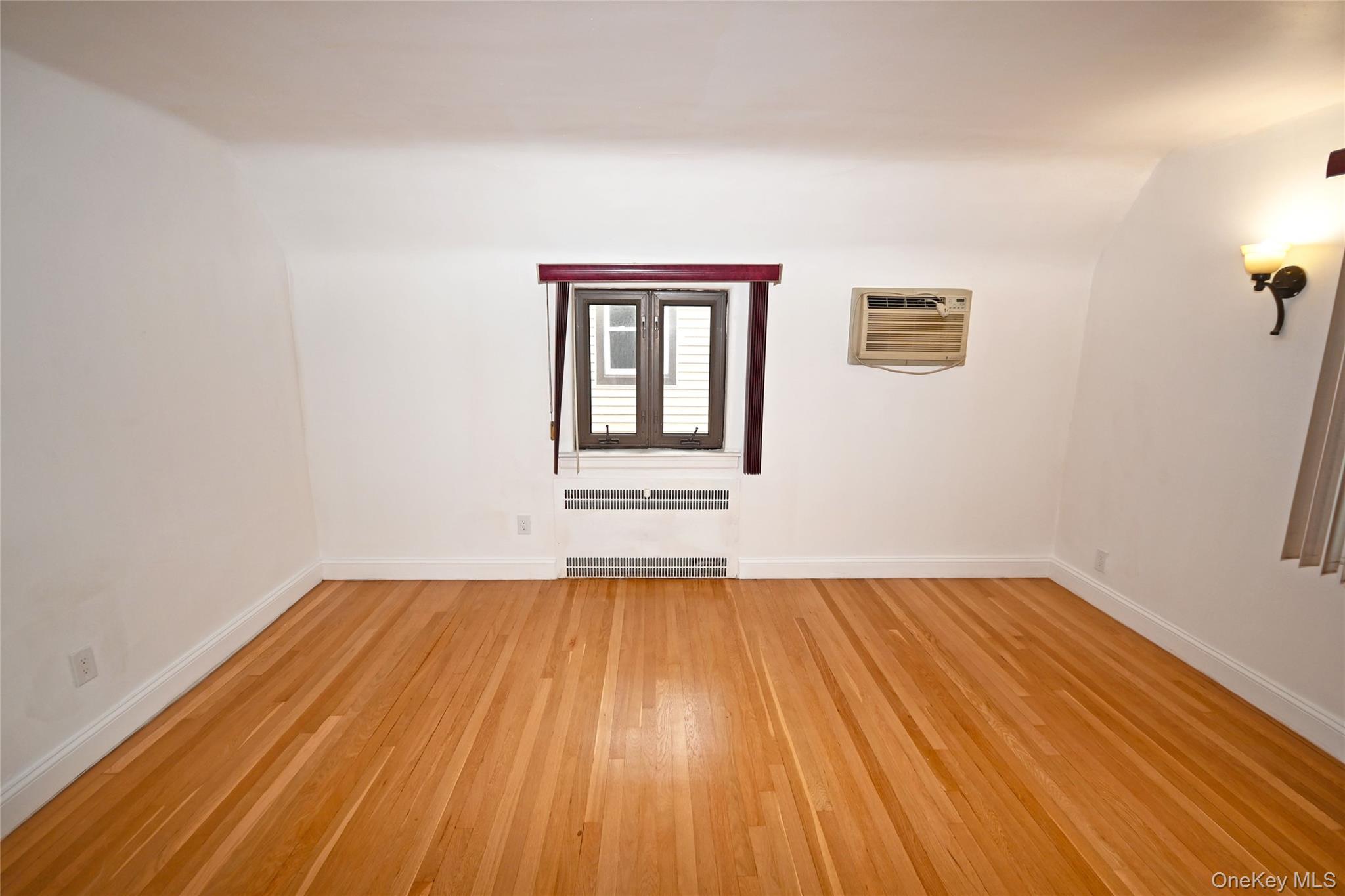 #20 photo, 112-13 178th Street, Addisleigh Park , NY 11433