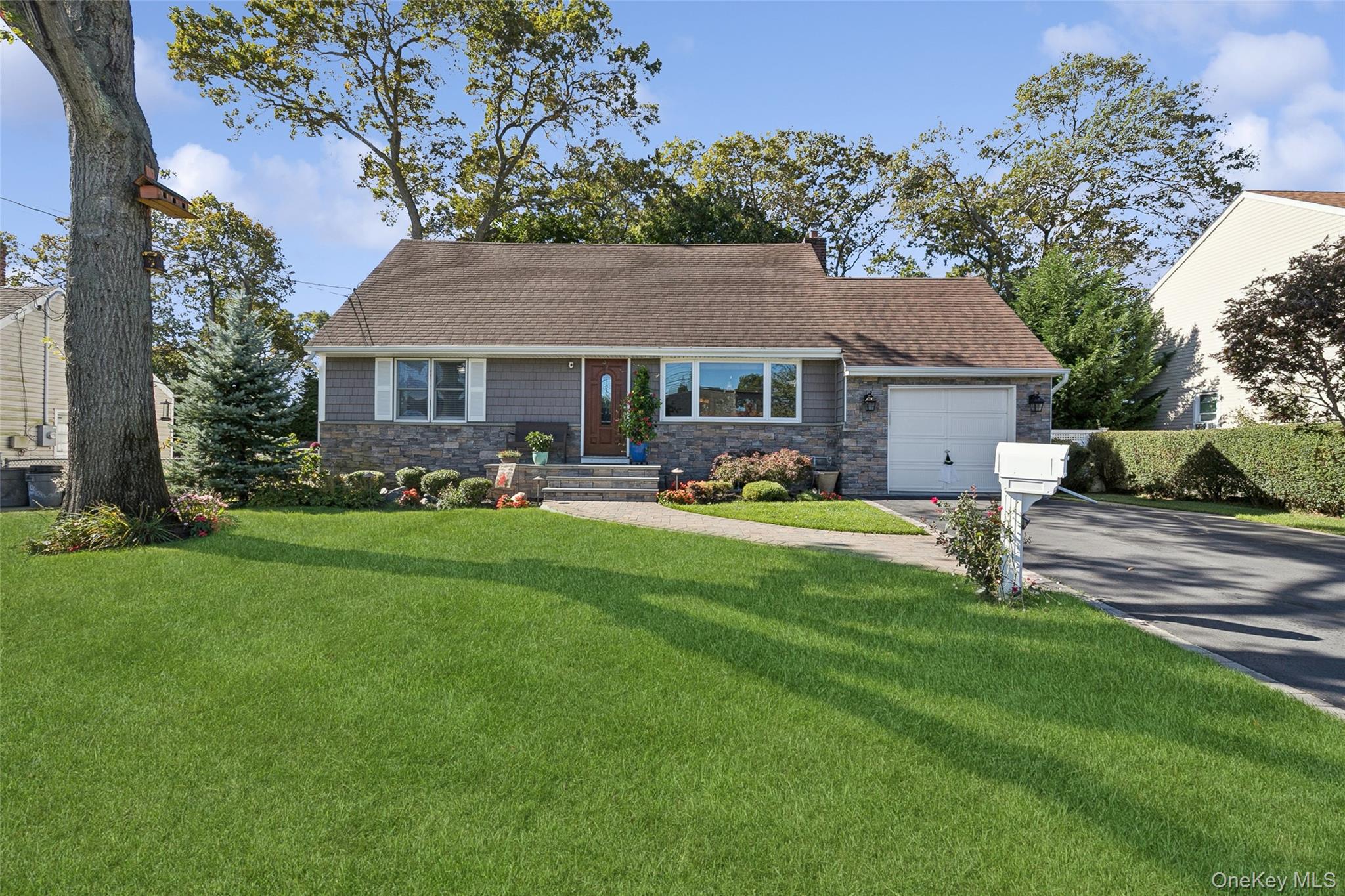 #3 photo, 320 W 11th Street, サフォーク郡 Deer Park , NY 11729