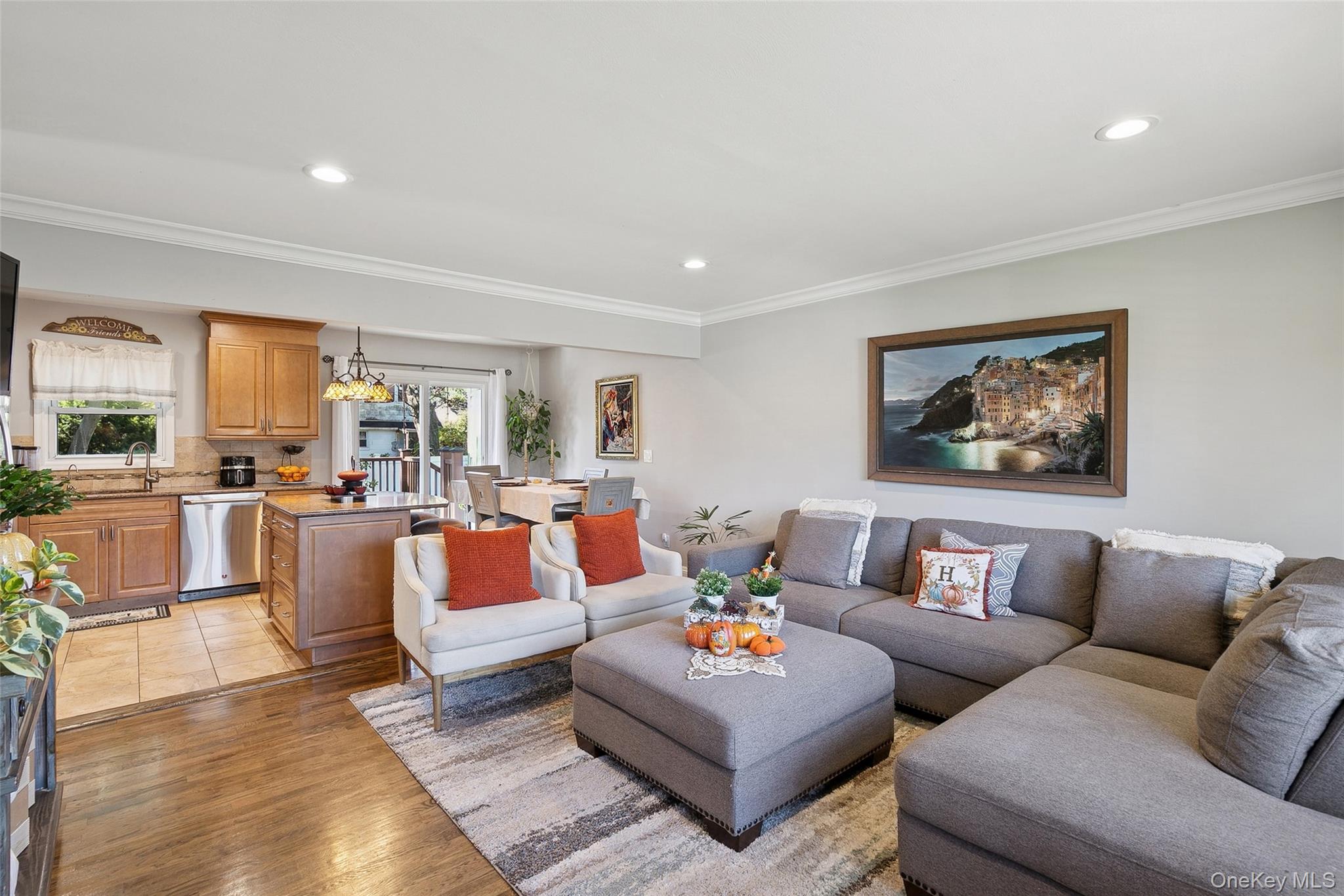 #6 photo, 320 W 11th Street, サフォーク郡 Deer Park , NY 11729