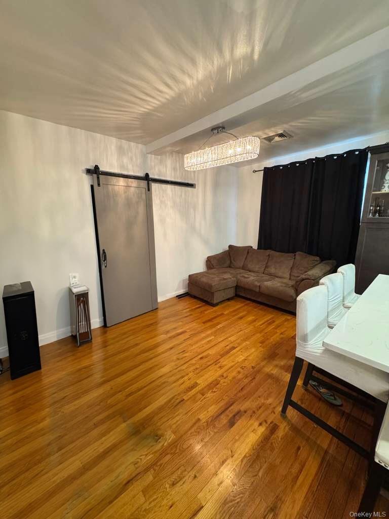 #1 photo, 79-48 69th Avenue, クイーンズ区 Middle Village , NY 11379