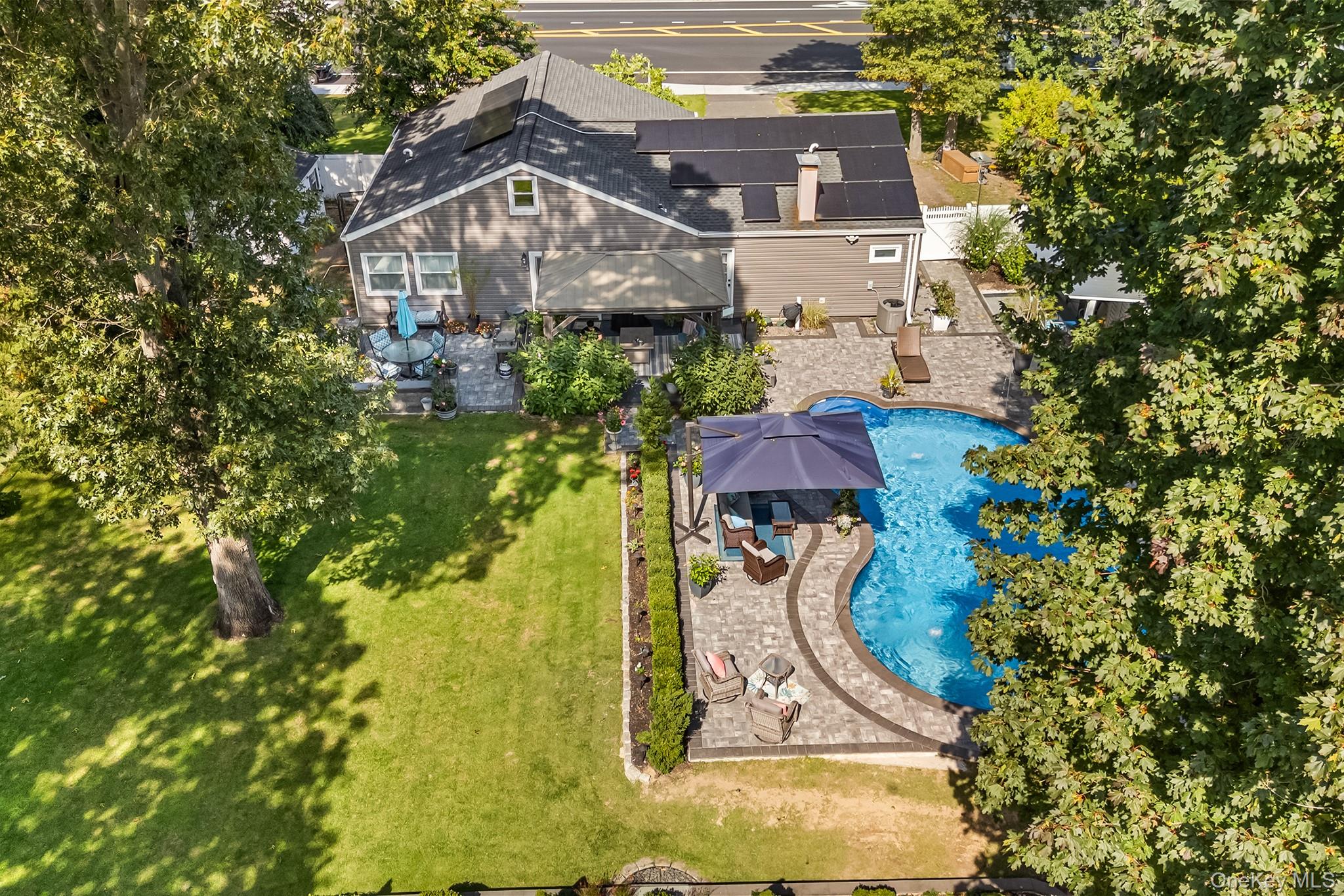 #2 photo, 1066 Old Town Road, サフォーク郡 Coram , NY 11727