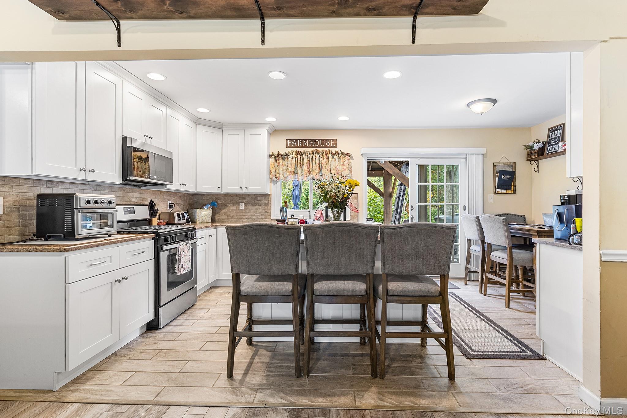 #6 photo, 1066 Old Town Road, サフォーク郡 Coram , NY 11727