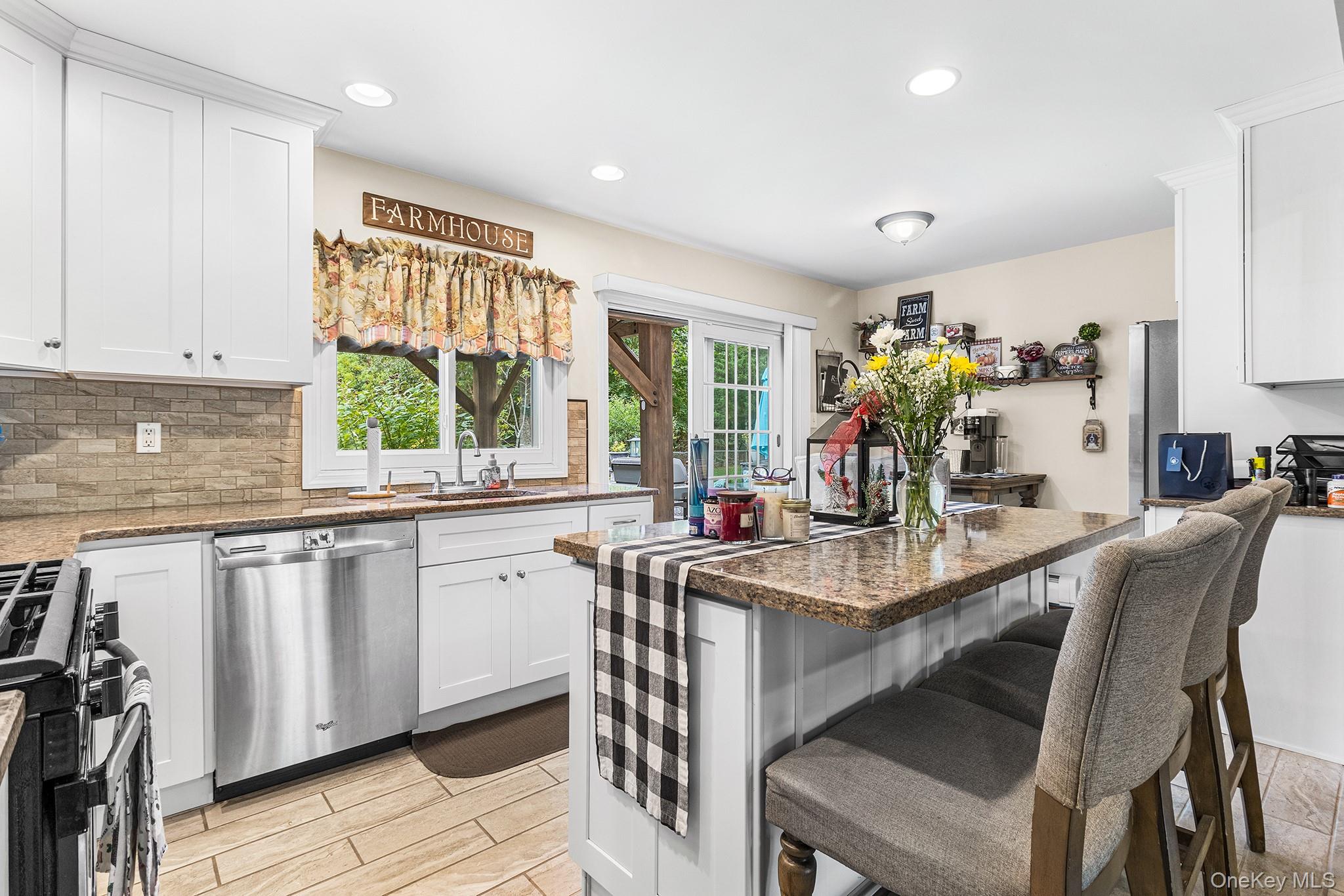 #7 photo, 1066 Old Town Road, サフォーク郡 Coram , NY 11727