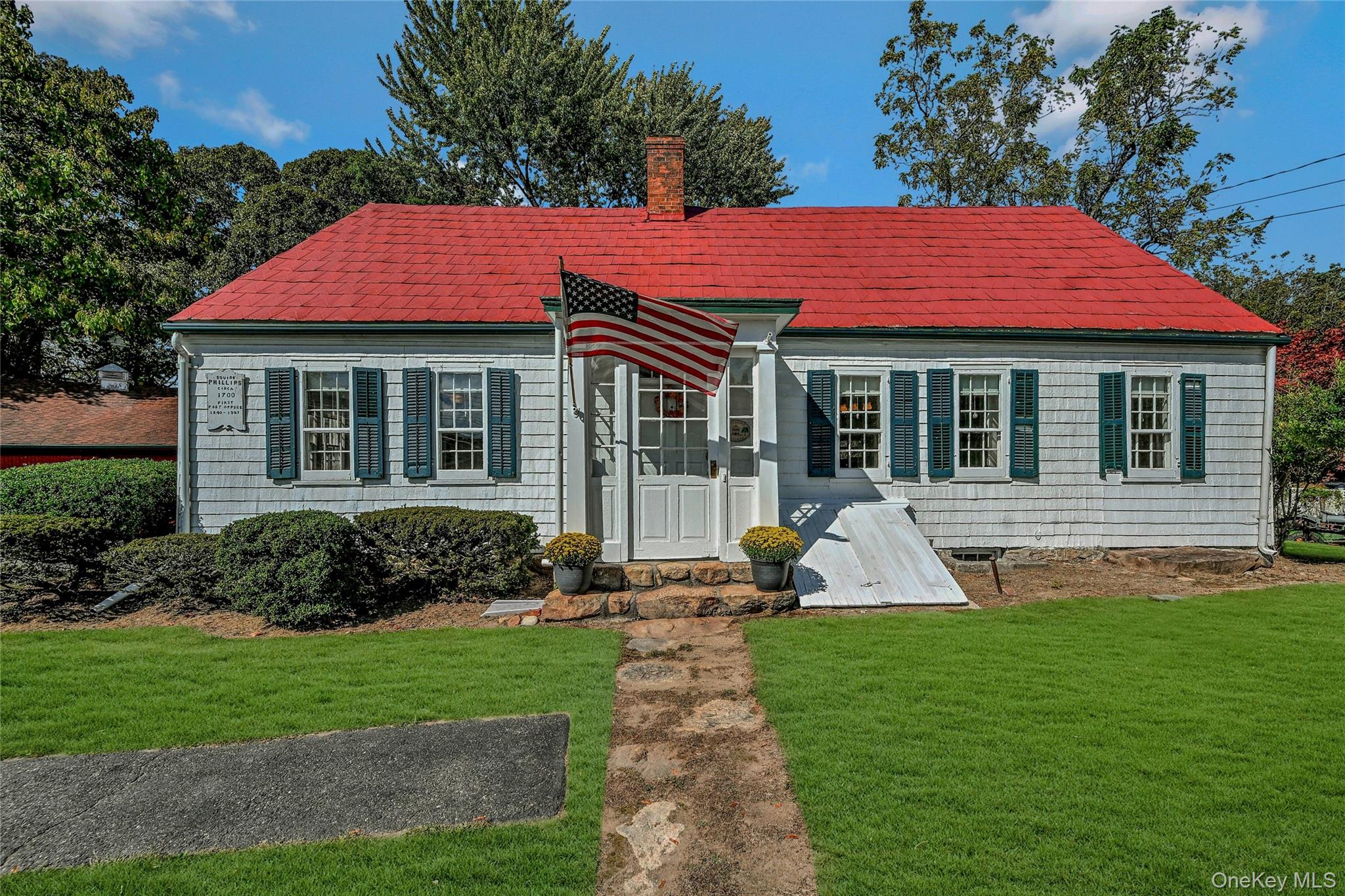 #1 photo, 147 N Country Road, サフォーク郡 Mount Sinai , NY 11766