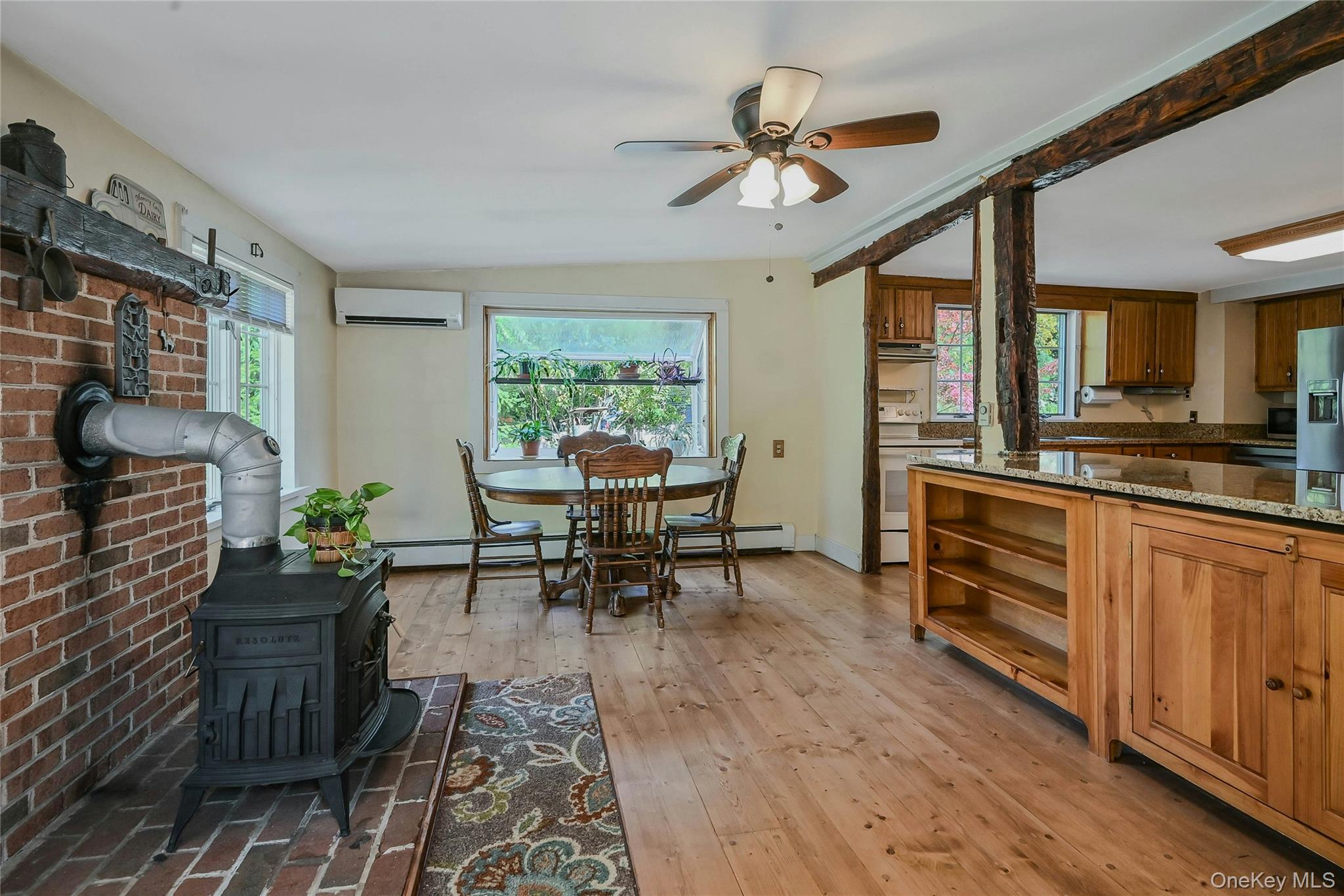 #17 photo, 147 N Country Road, サフォーク郡 Mount Sinai , NY 11766