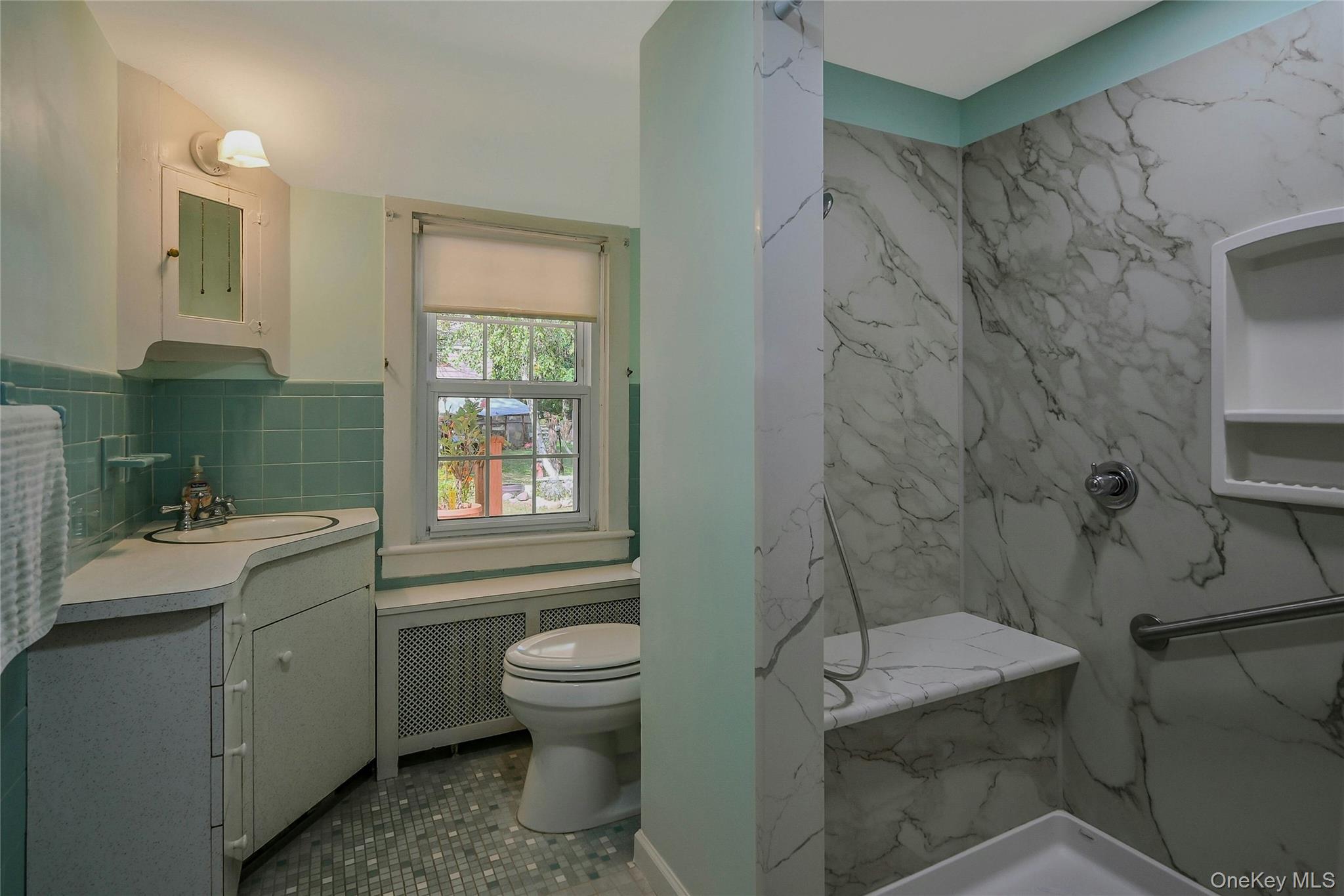 #19 photo, 147 N Country Road, サフォーク郡 Mount Sinai , NY 11766